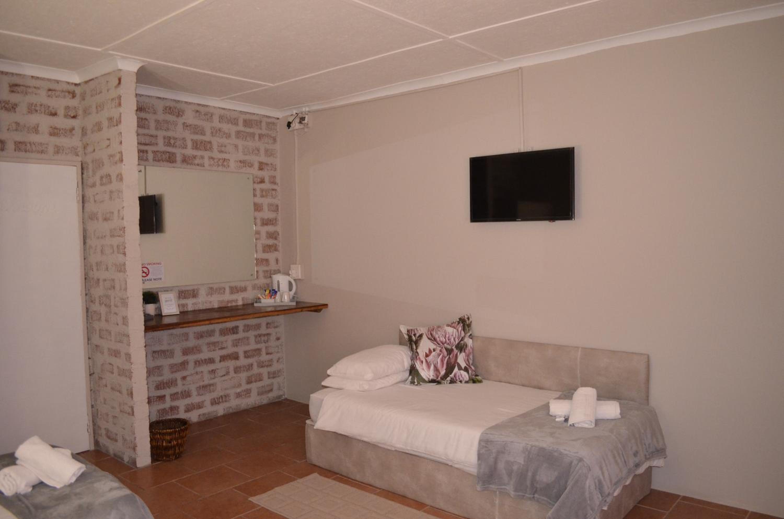 Triple Room with Shower photo 3