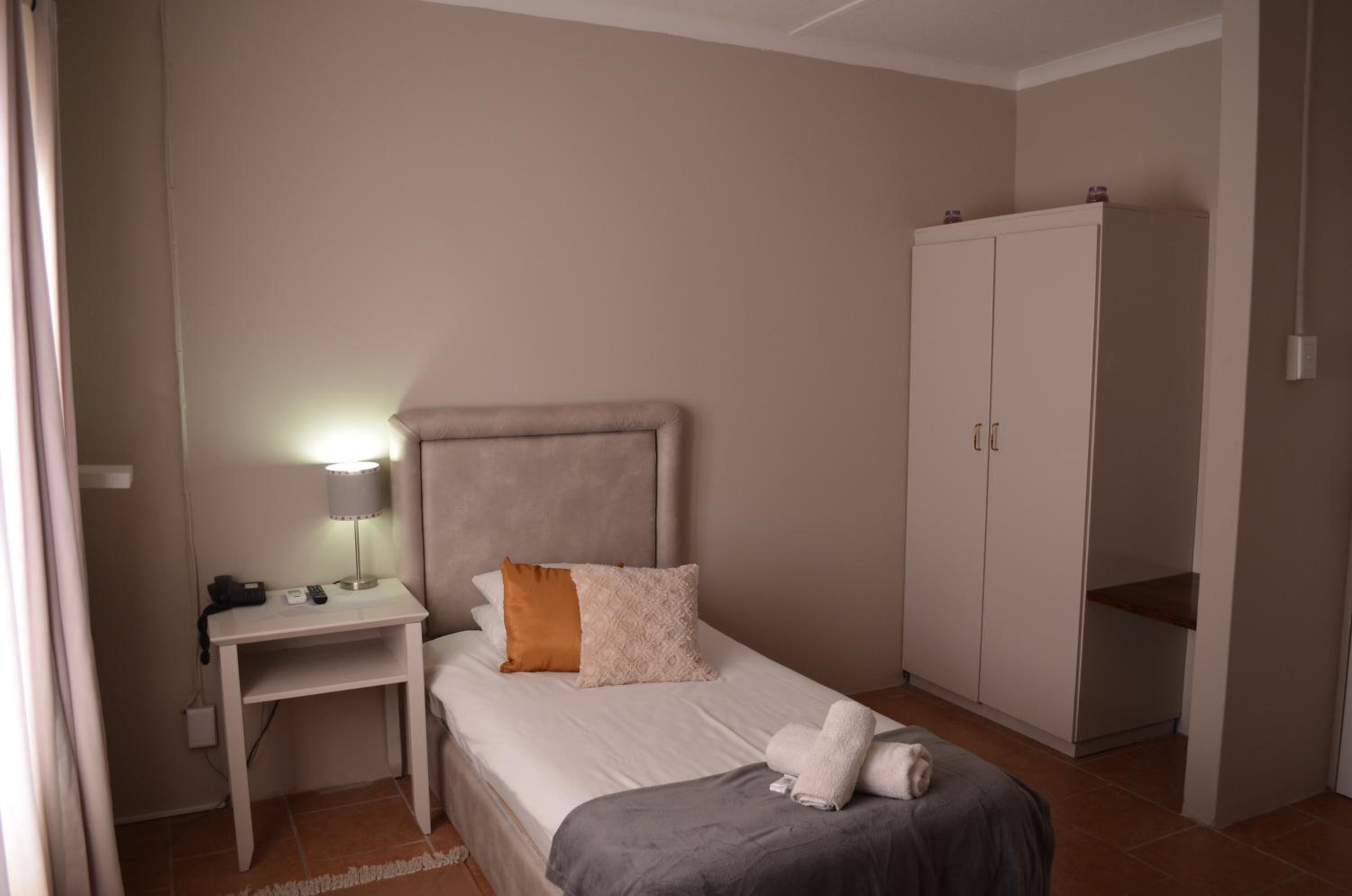 Single Room with Shower photo 3