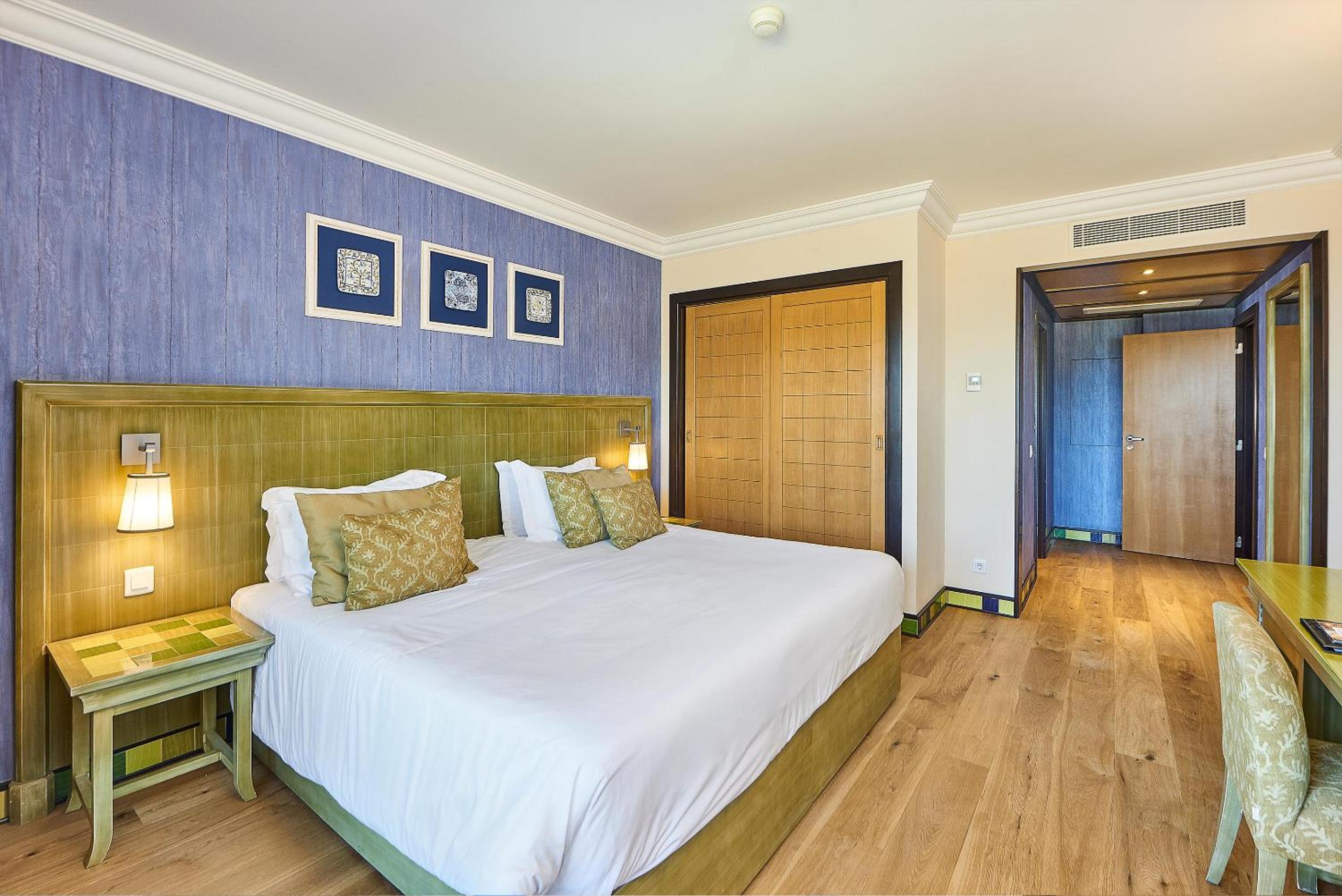 Suite with Resort View - Photo 6