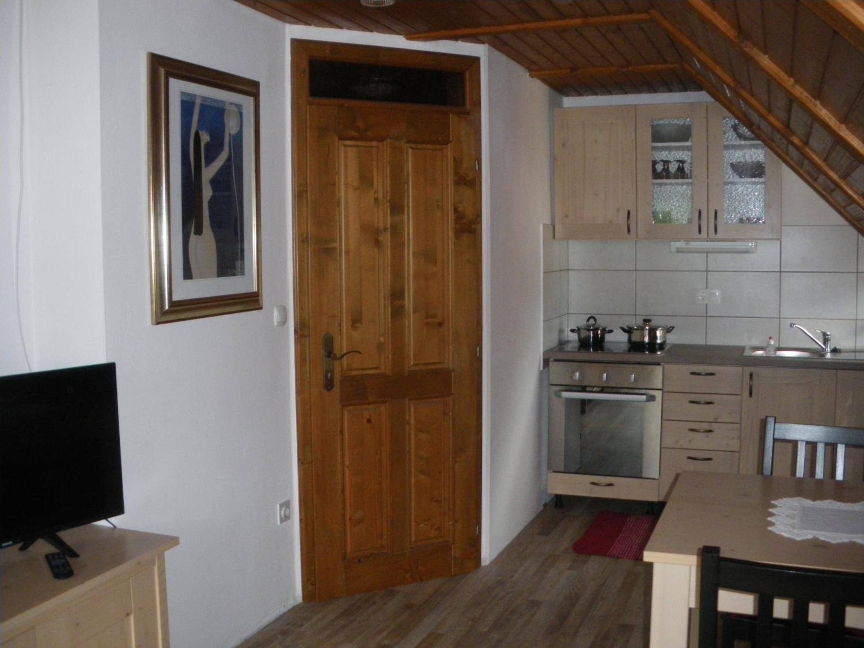 Two-Bedroom Apartment with Mountain View photo 3
