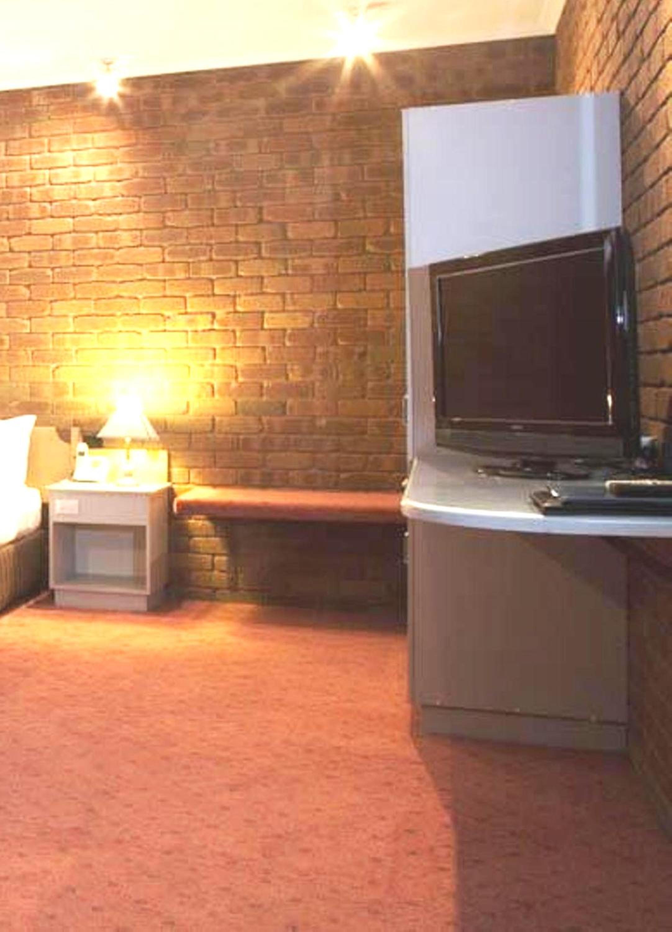 Suite with Spa Bath photo 3