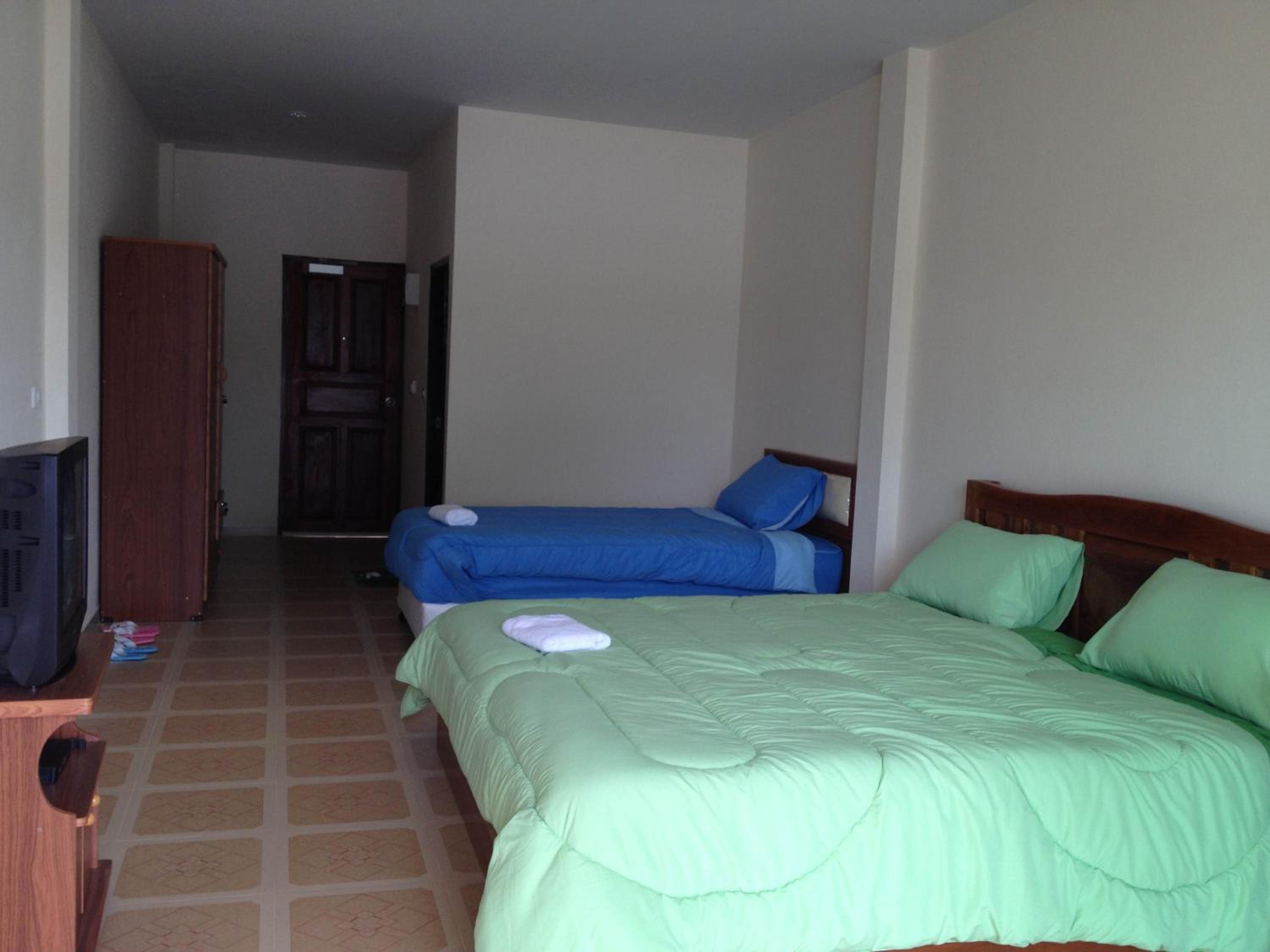 Deluxe Twin Room with Air Conditioning photo 3