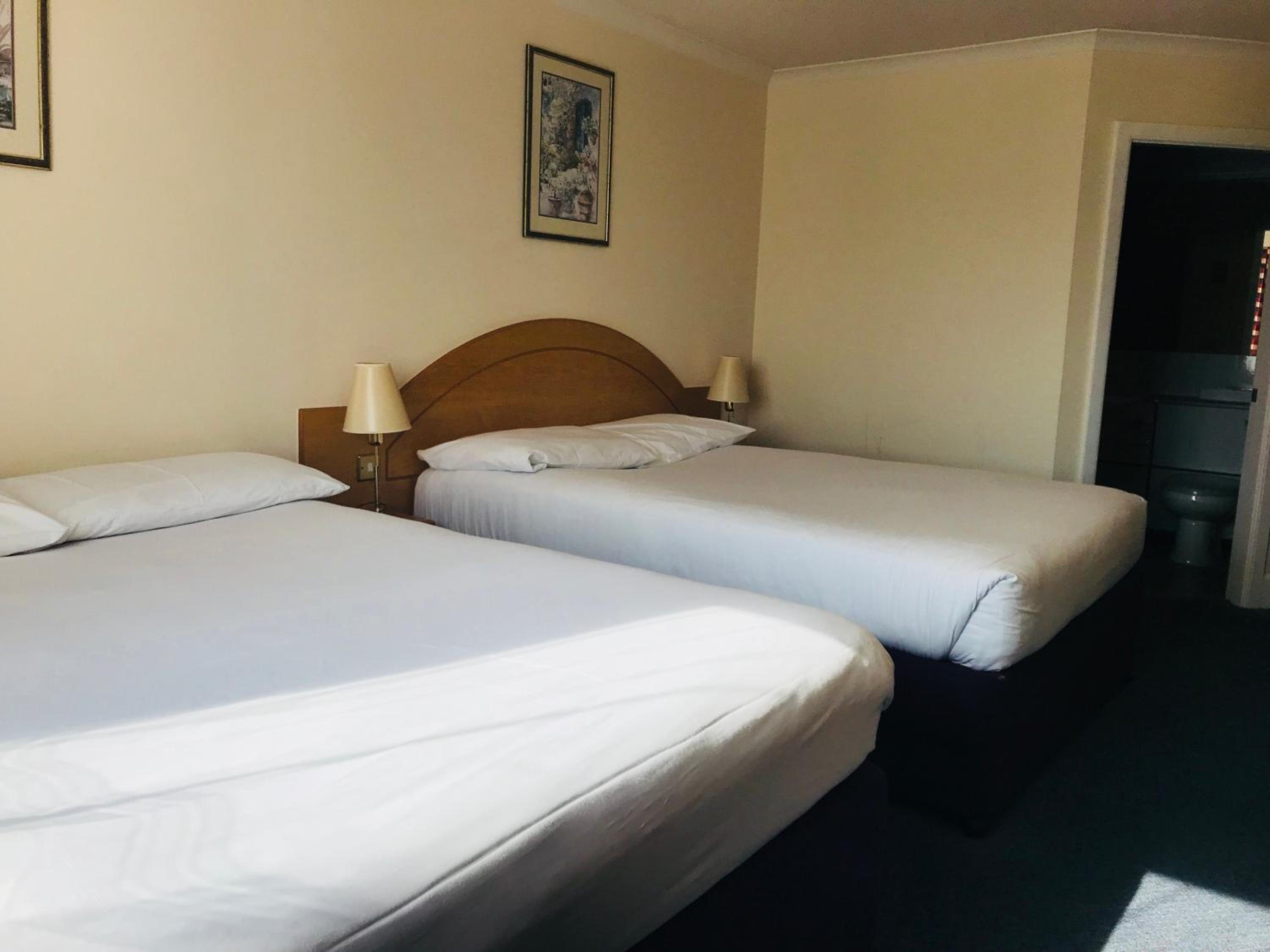 Double Room with Two Double Beds - Photo 1
