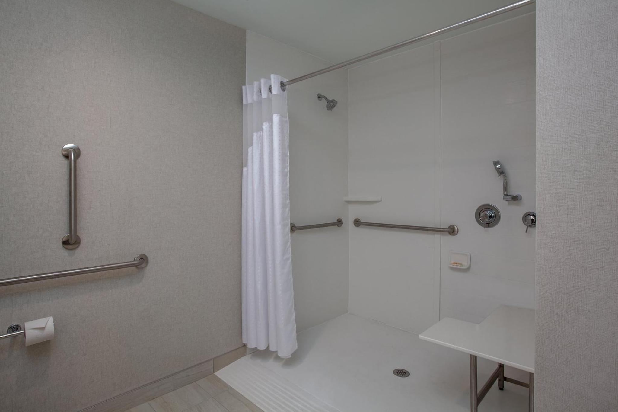 Deluxe King Room - Disability Access Roll-In Shower