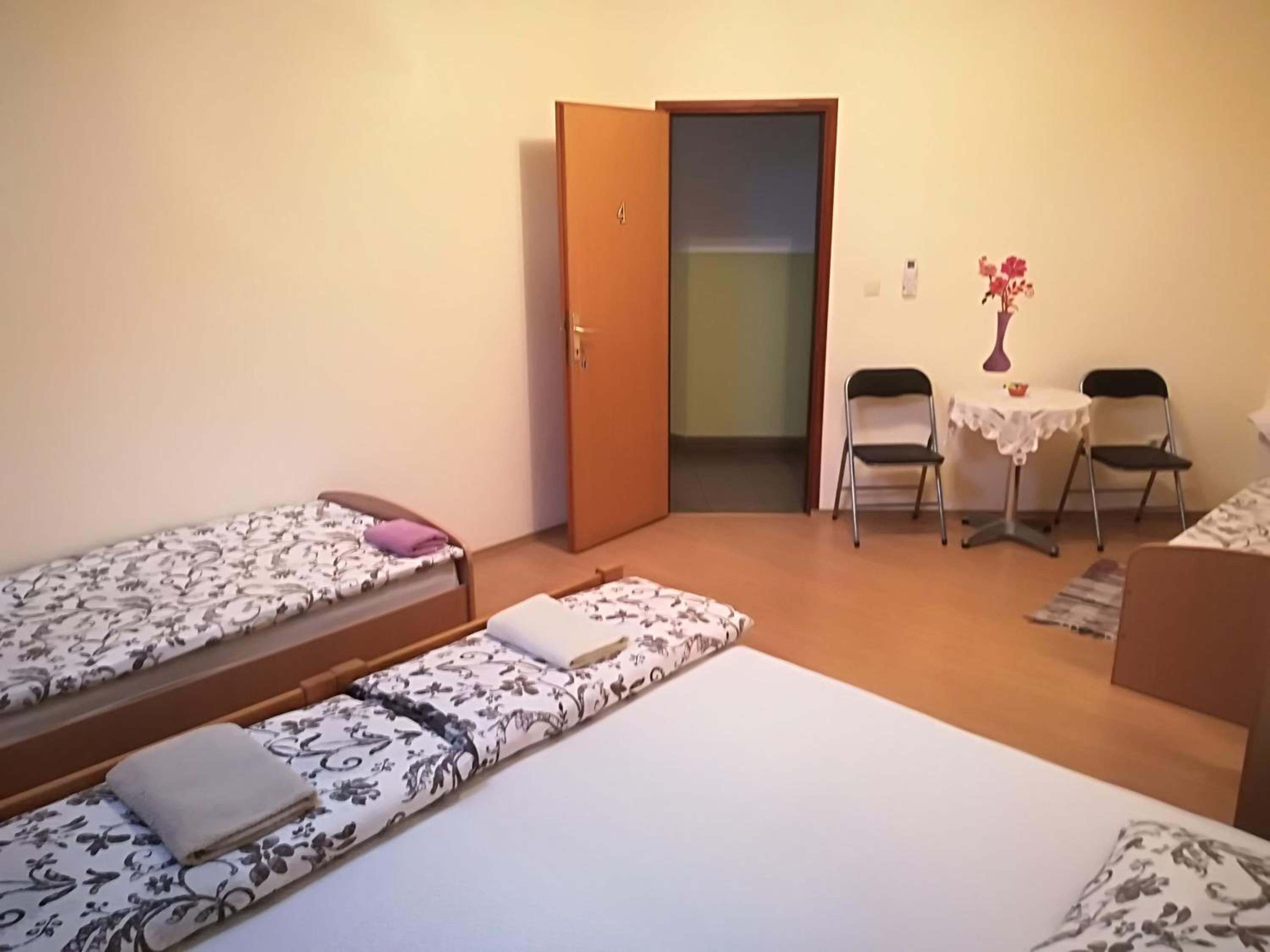 Quadruple Room - Photo 3