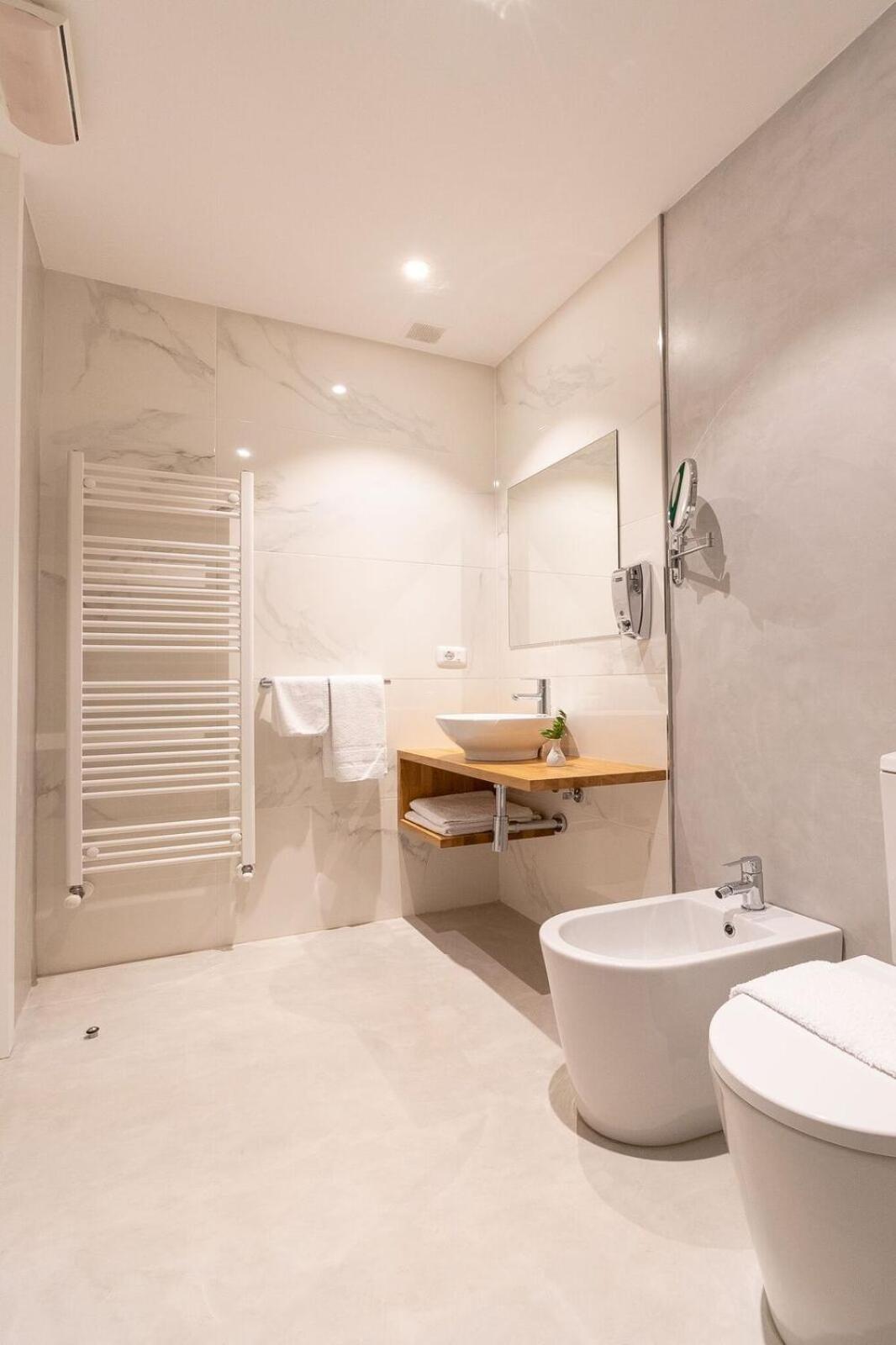 Double Room with Balcony photo 3
