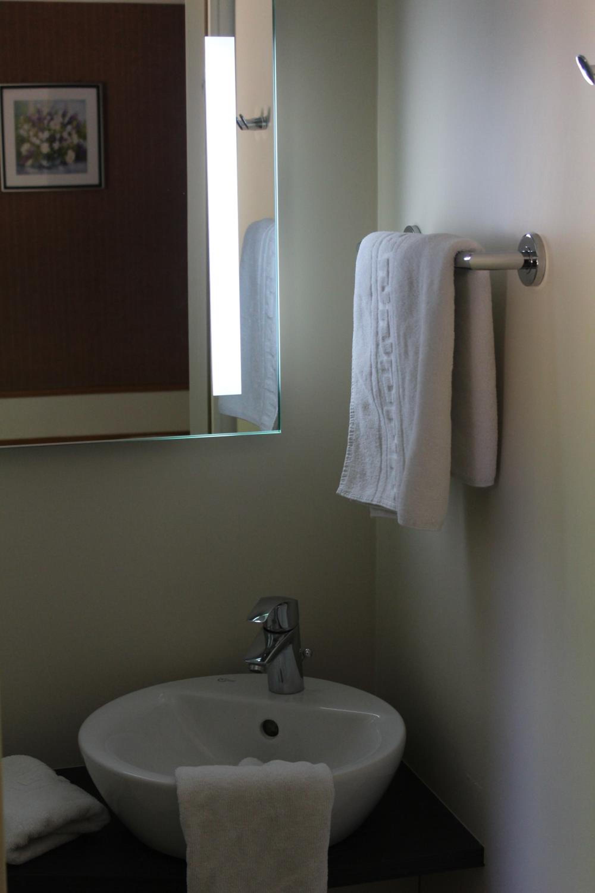 Double Room - Photo 9