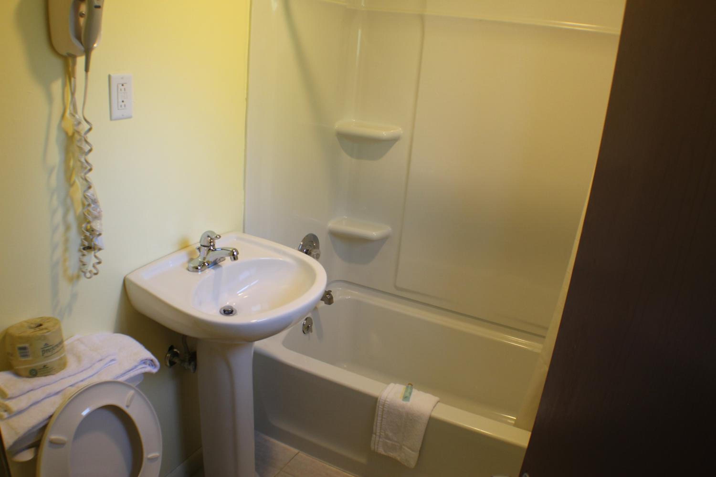 King Room - Non-Smoking - Photo 3