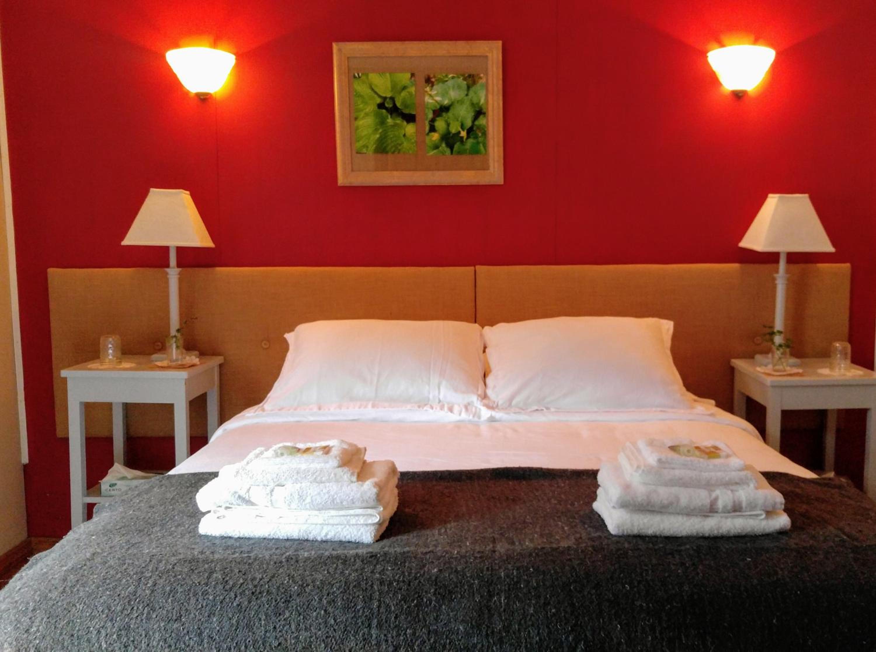 Queen Room photo 2