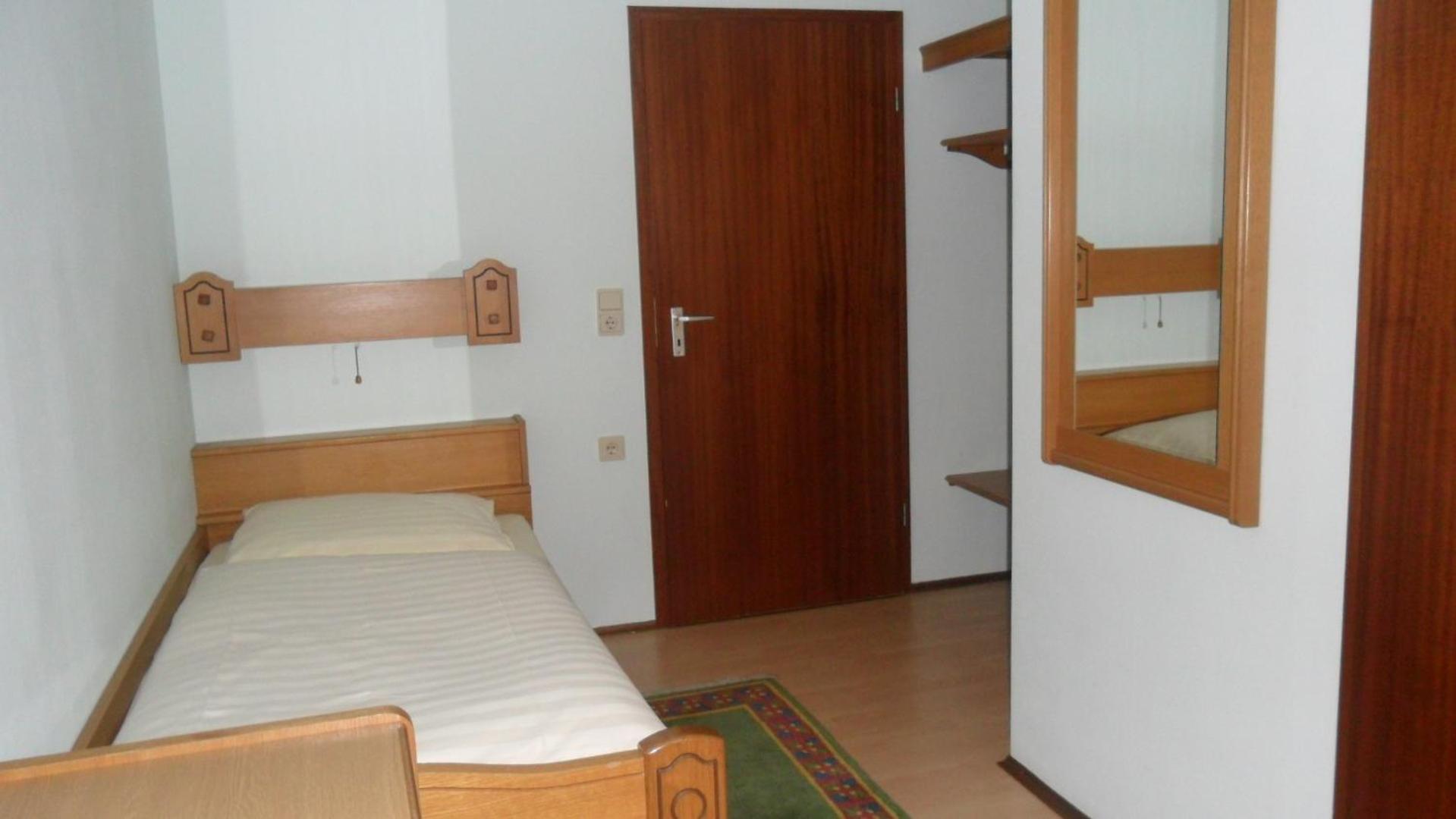 Single Room photo 1