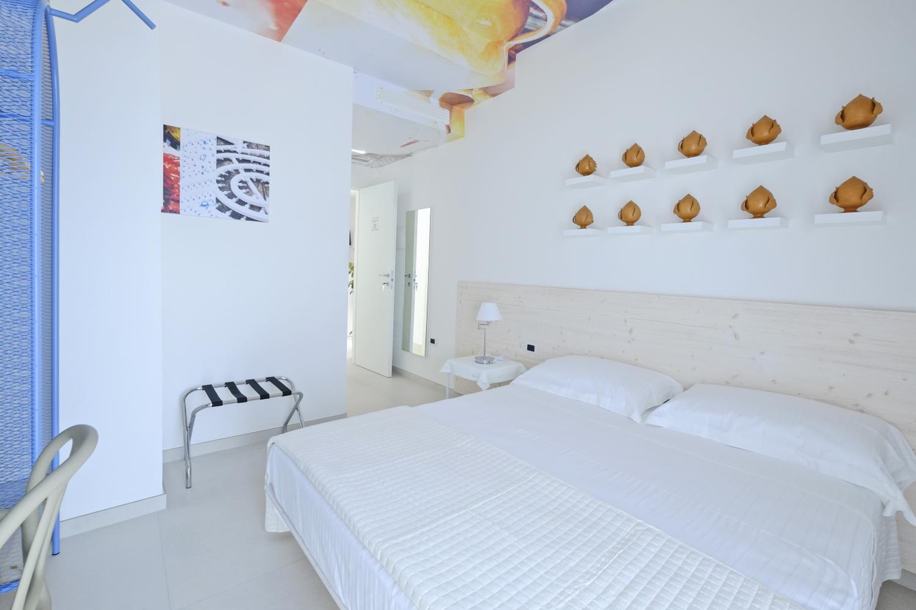 Deluxe Room - Photo 19