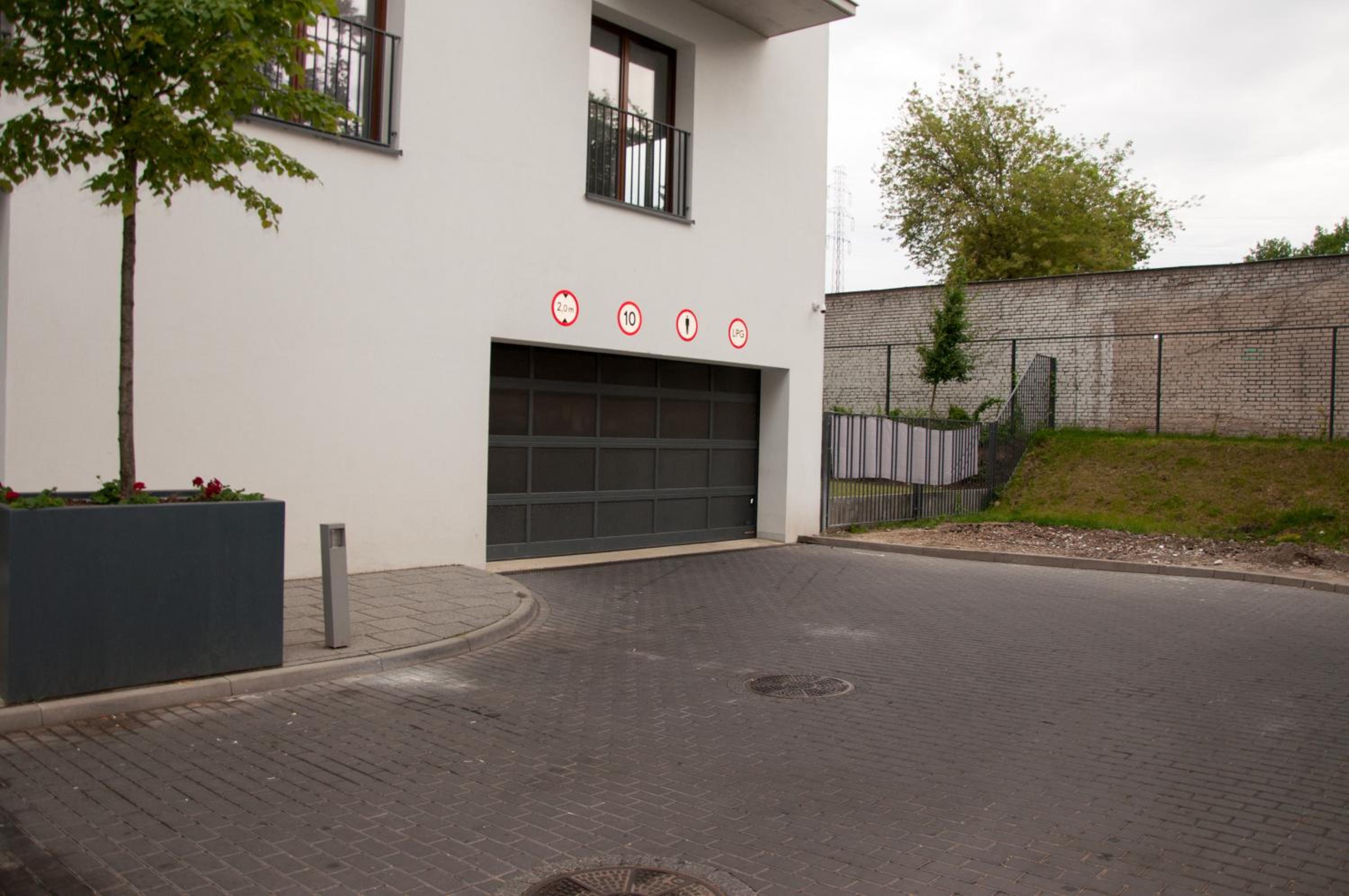 Apartment - Photo 9
