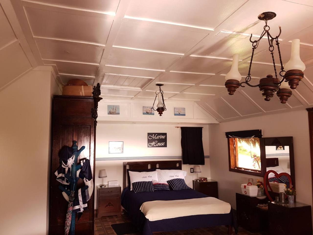 One-Bedroom House photo 1