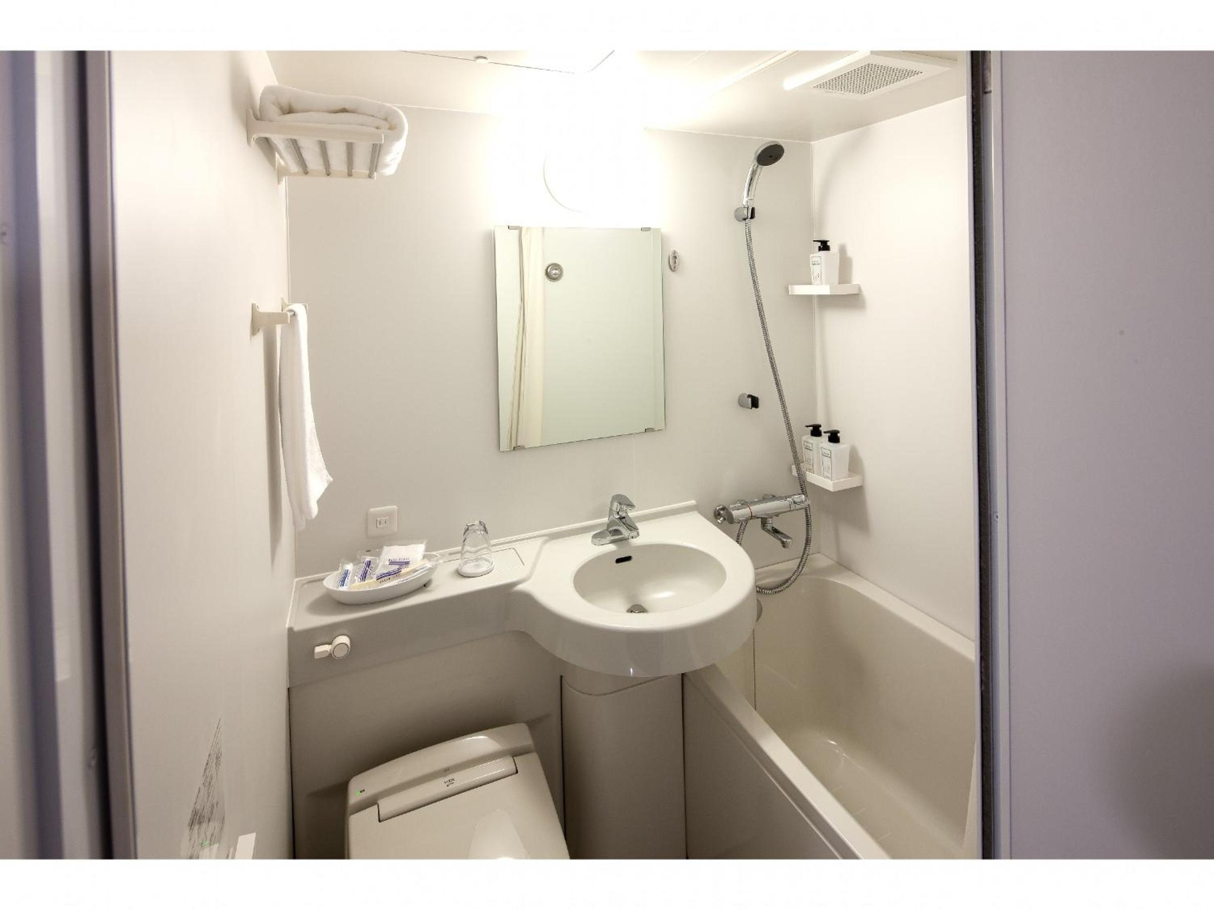 Double Room with Small Double Bed- Non-Smoking photo 2
