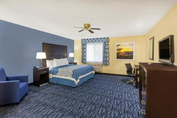 King Room - Non-Smoking photo 1
