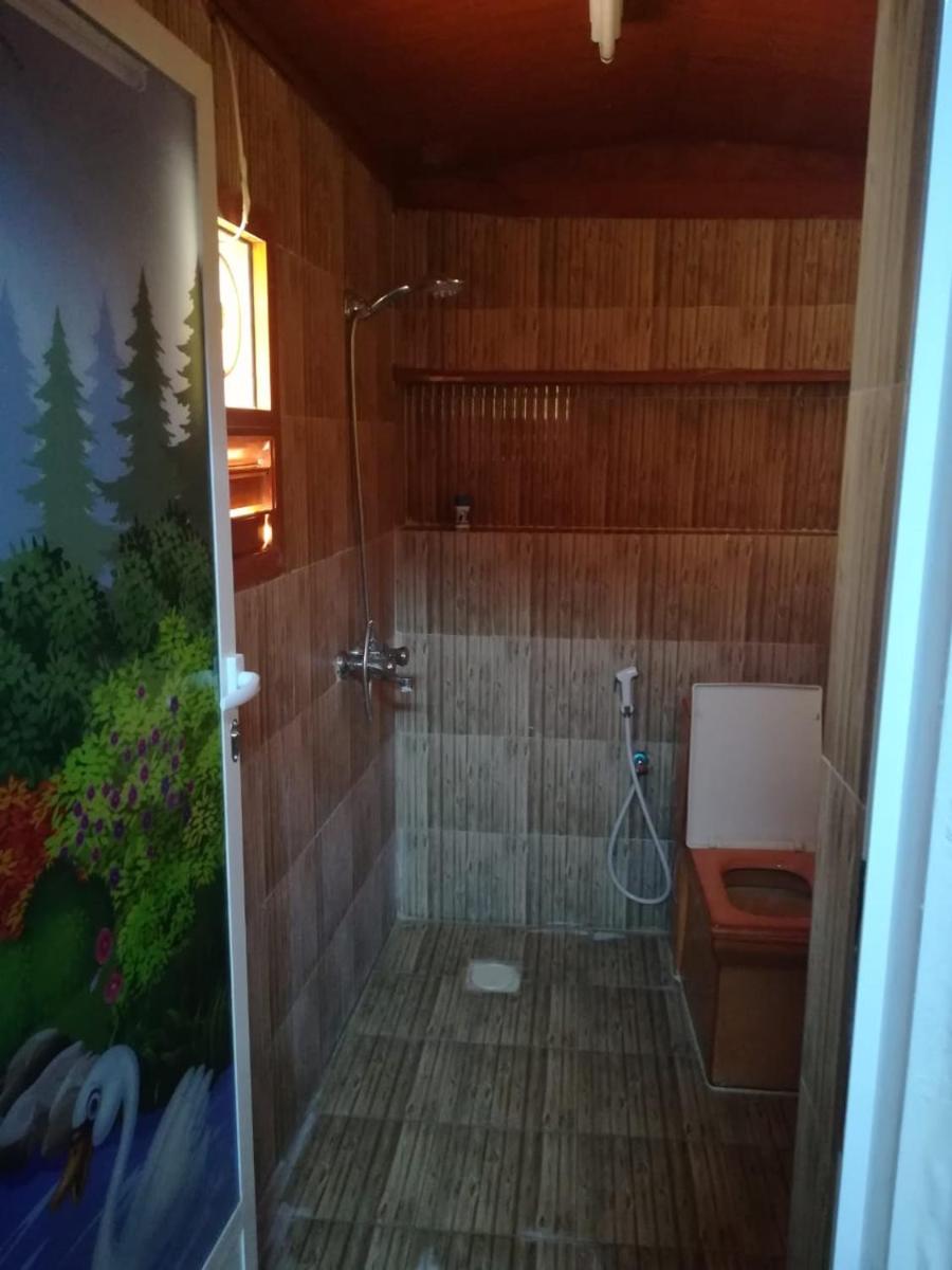 Single Room with Private Bathroom photo 2