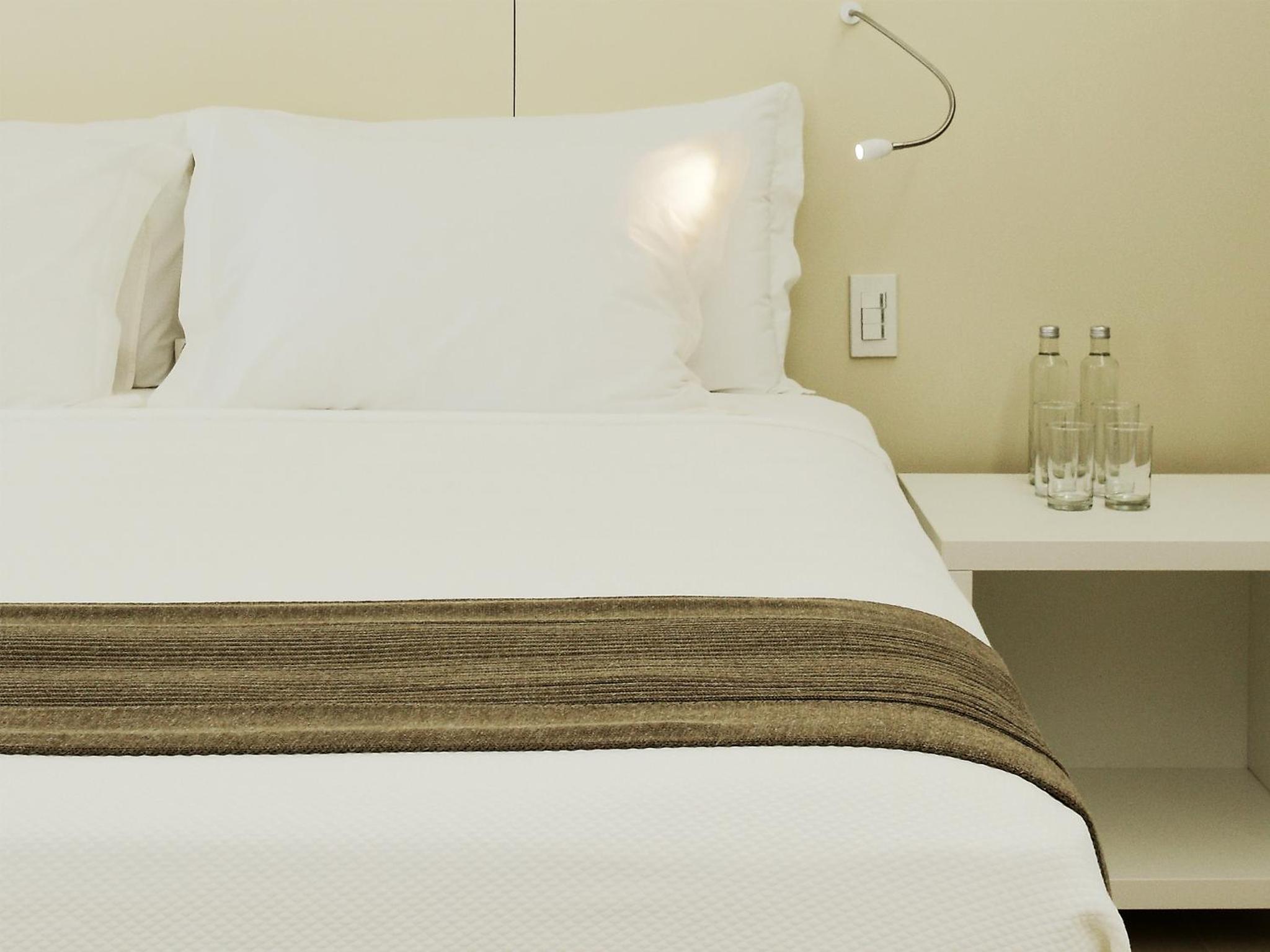 Triple Room thumbnail 6