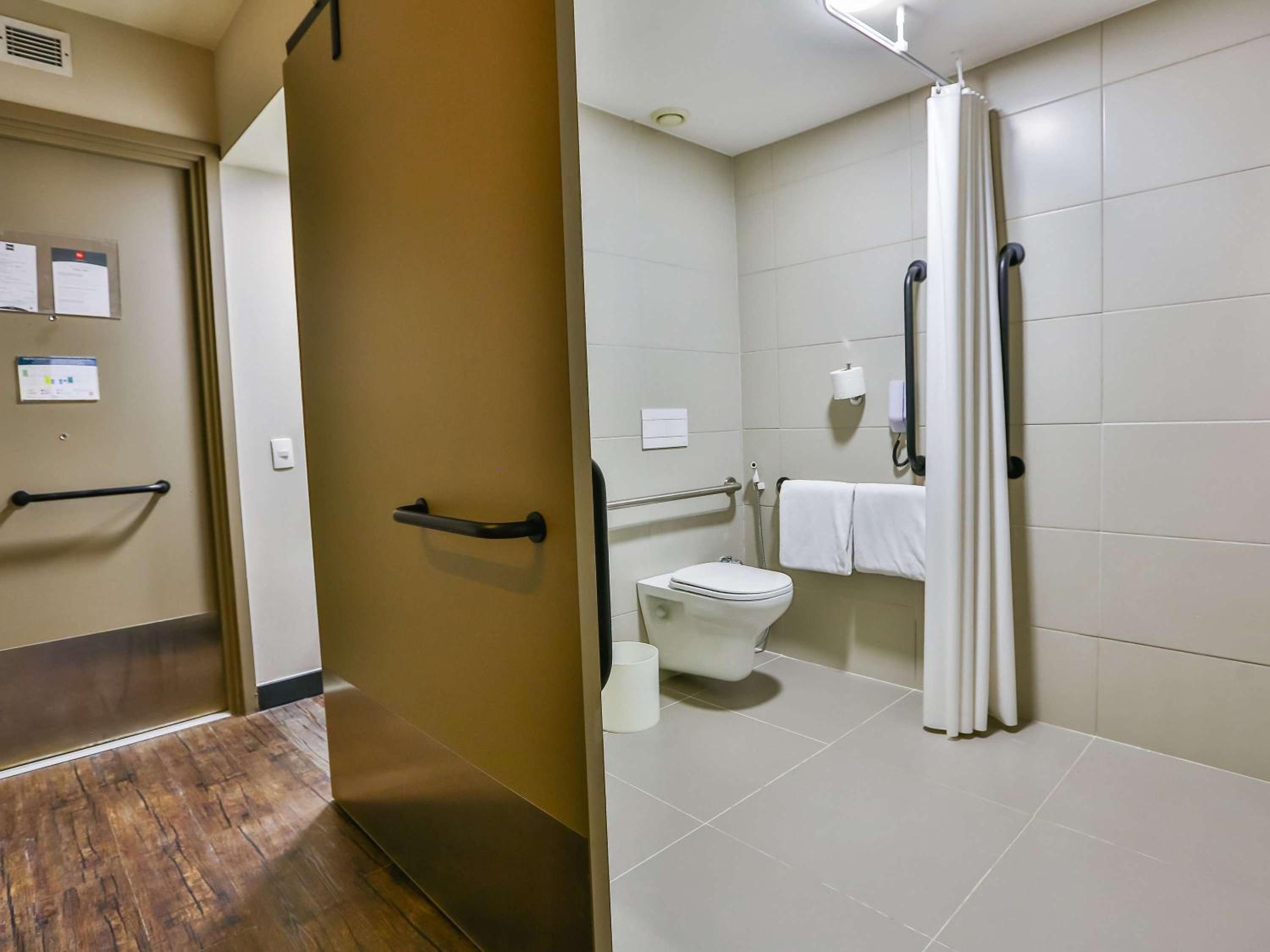 Double Room with Disability Access photo 3