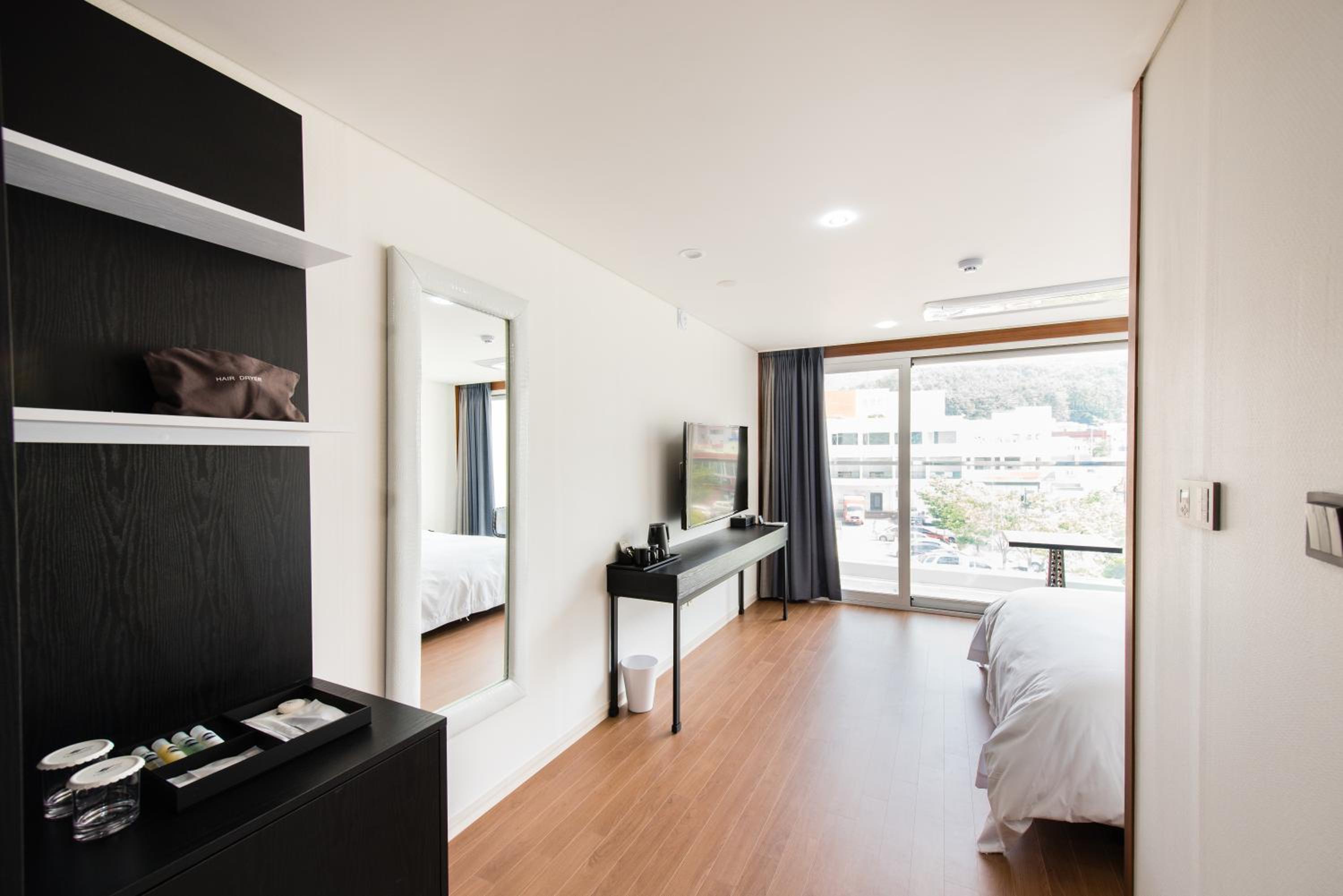 Standard Double Room - Photo 3