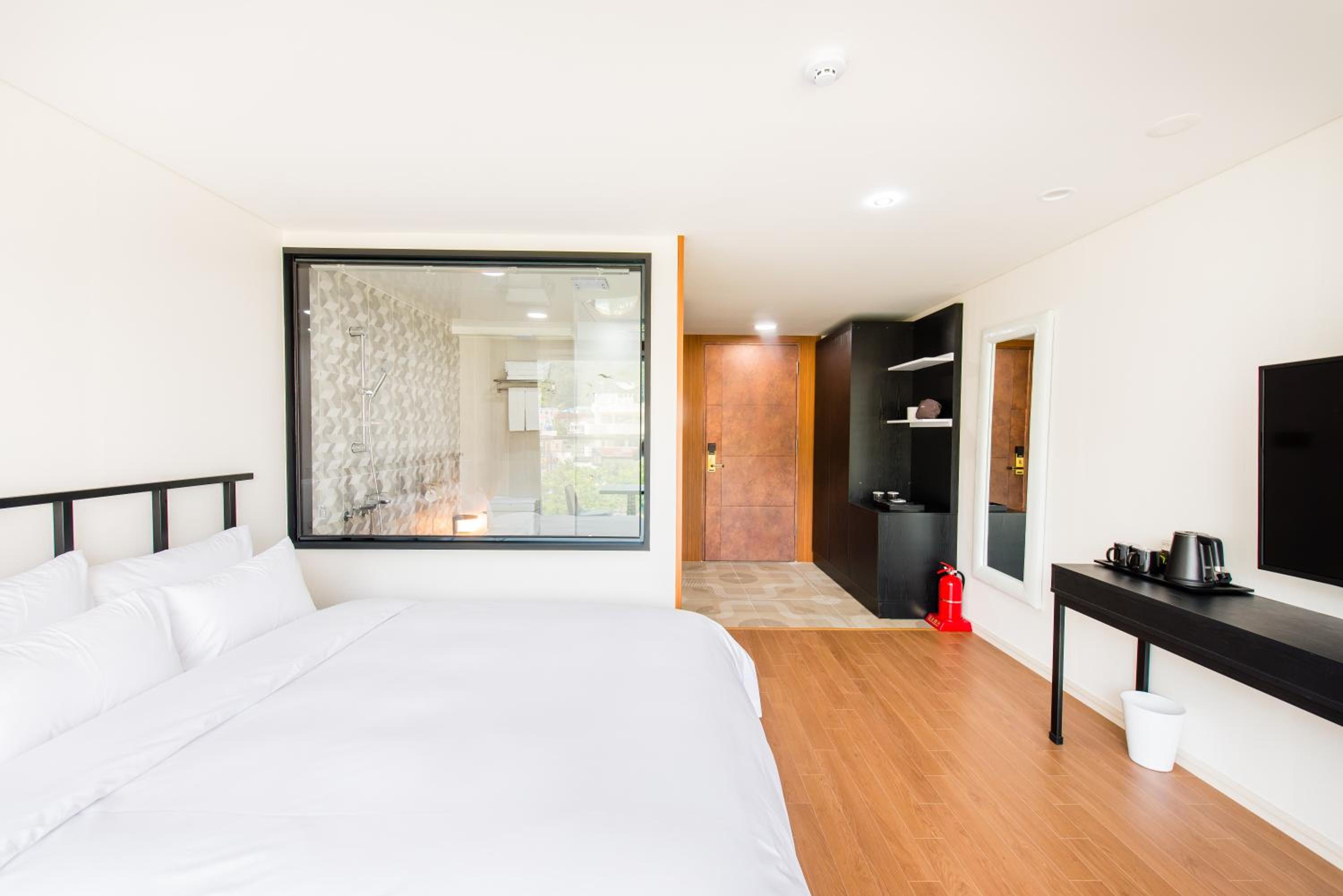 Standard Double Room - Photo 2
