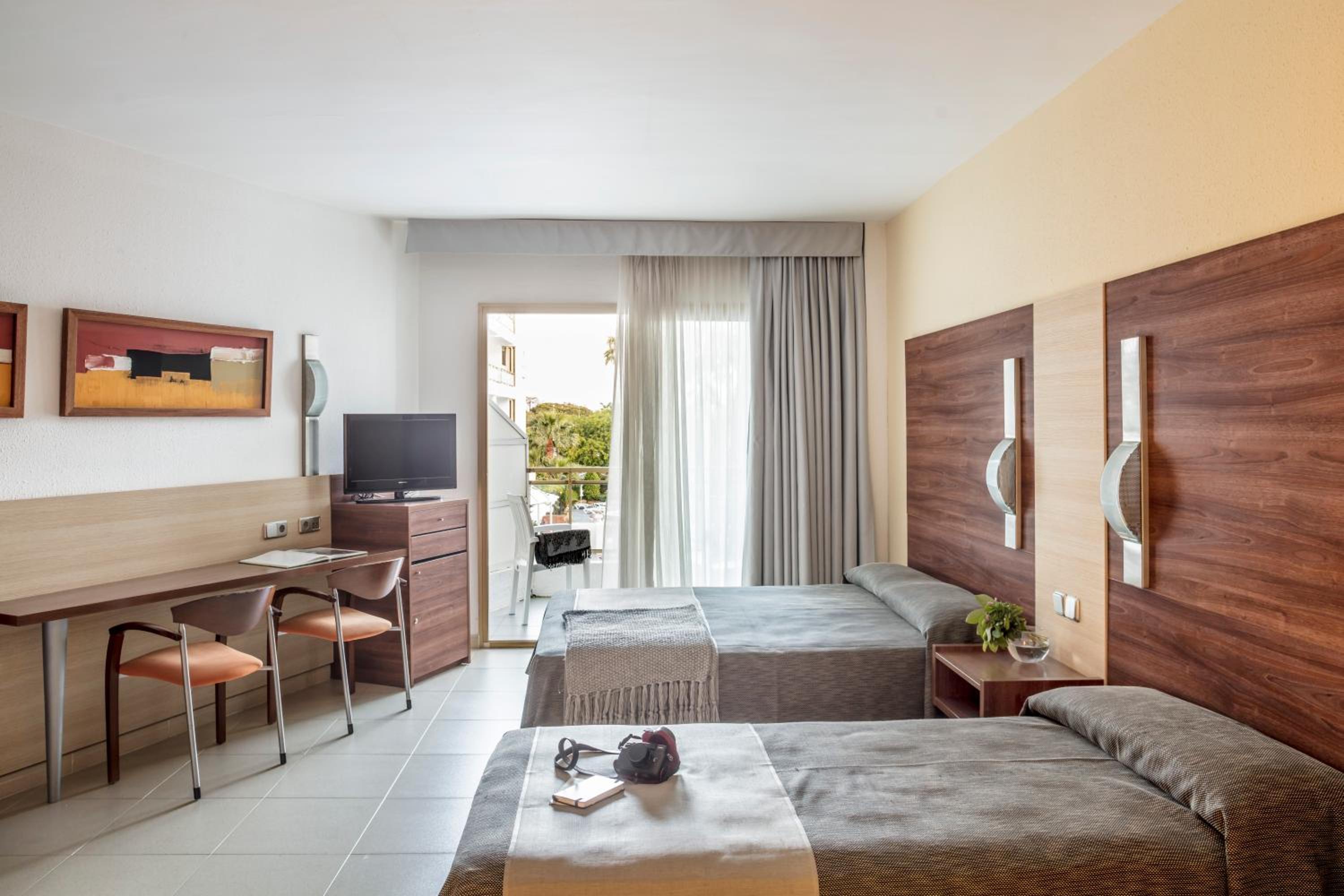 Habitación Cuádruple Premium (4 adultos)