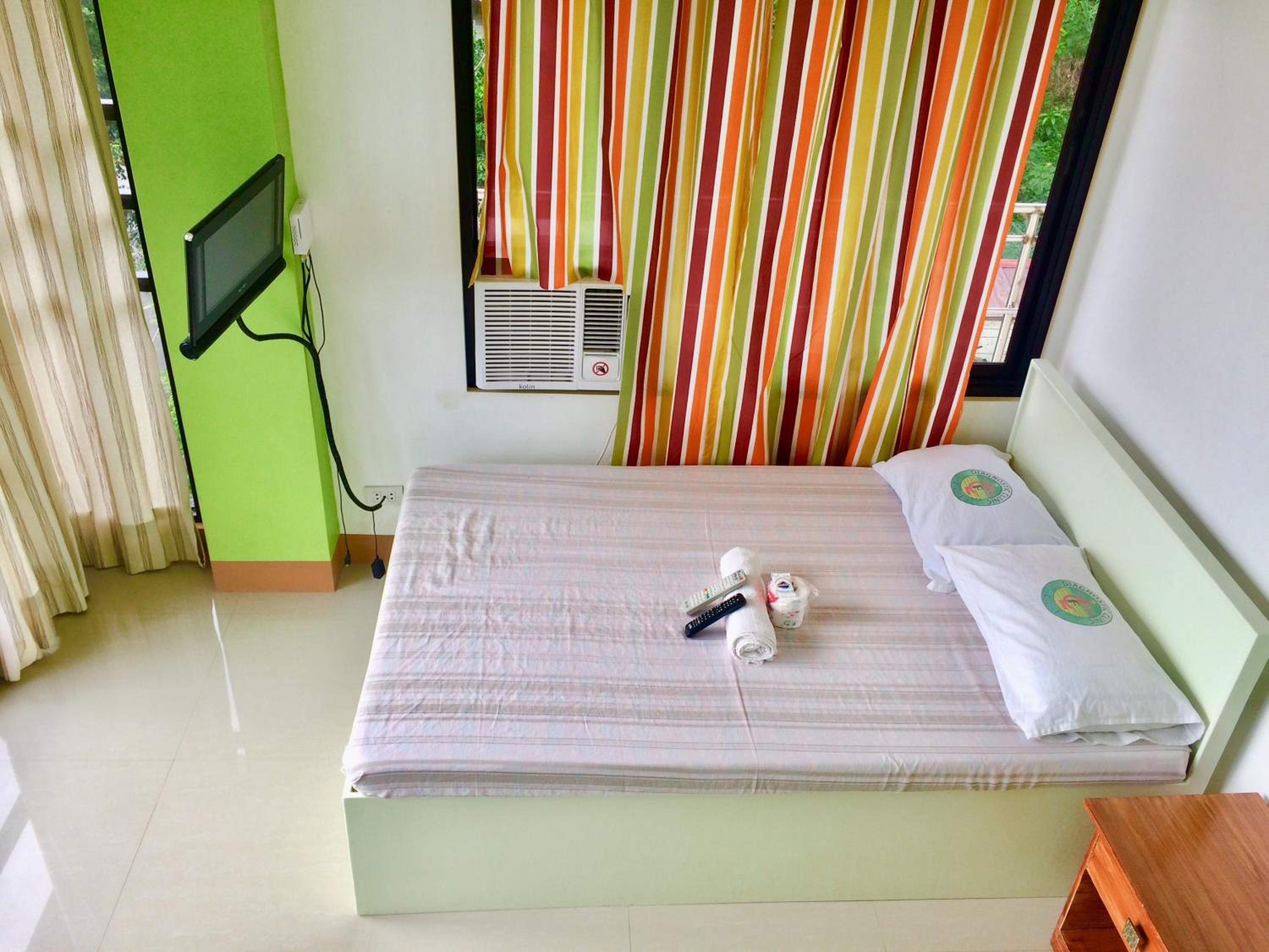 Deluxe Family Room - Photo 1