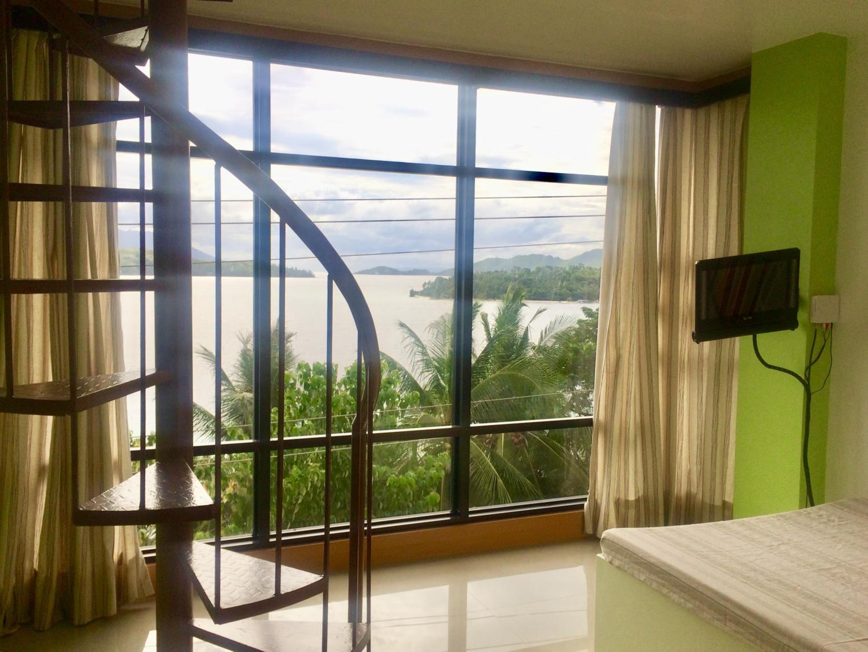 Deluxe Family Room - Photo 3