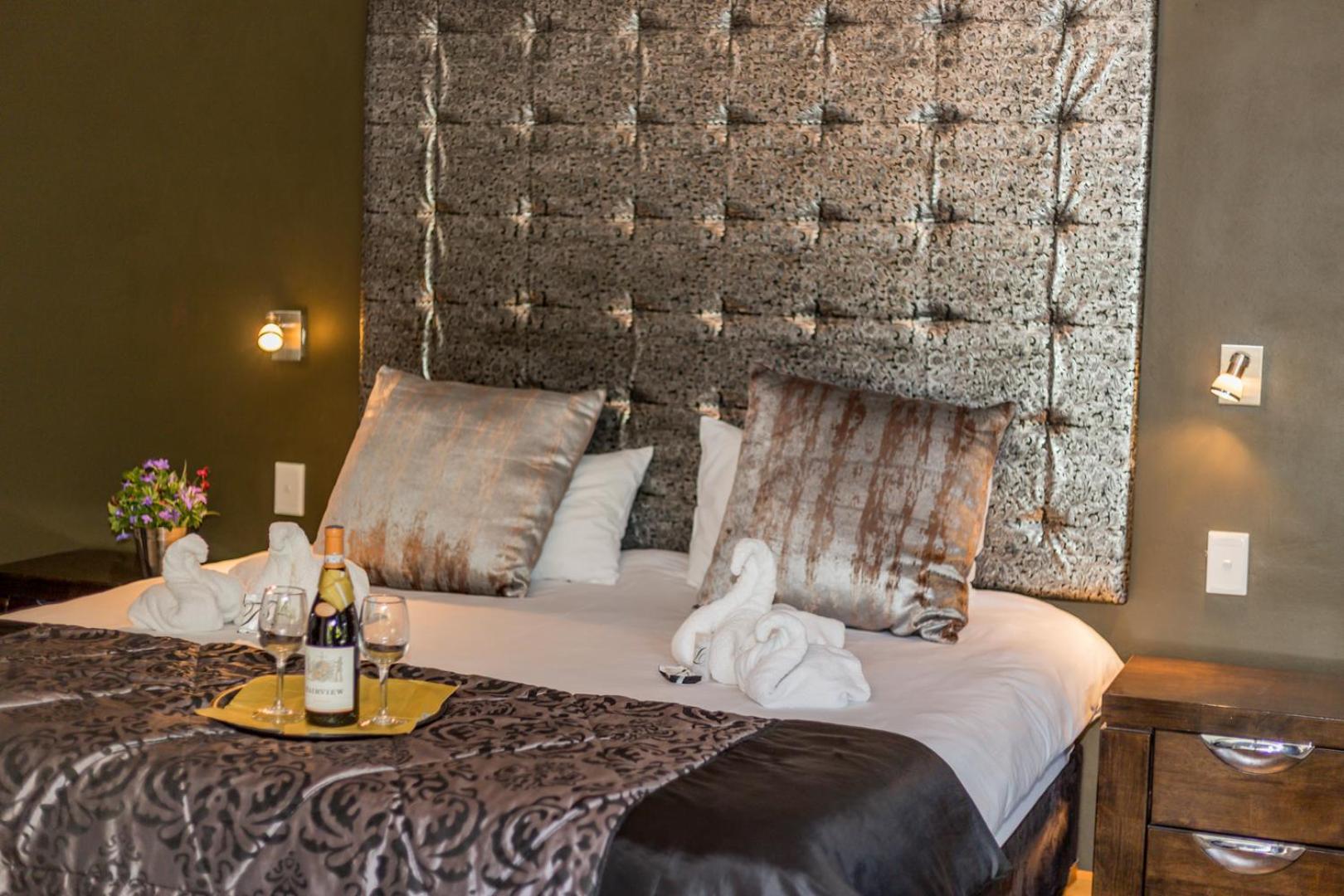 Deluxe King Room photo 1