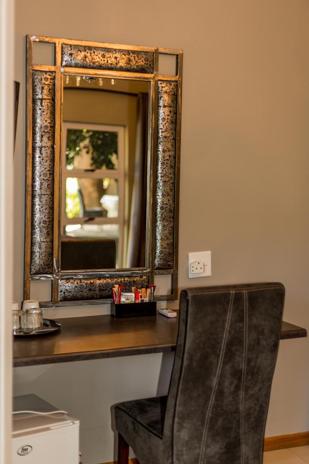 Honeymoon Suite photo 2
