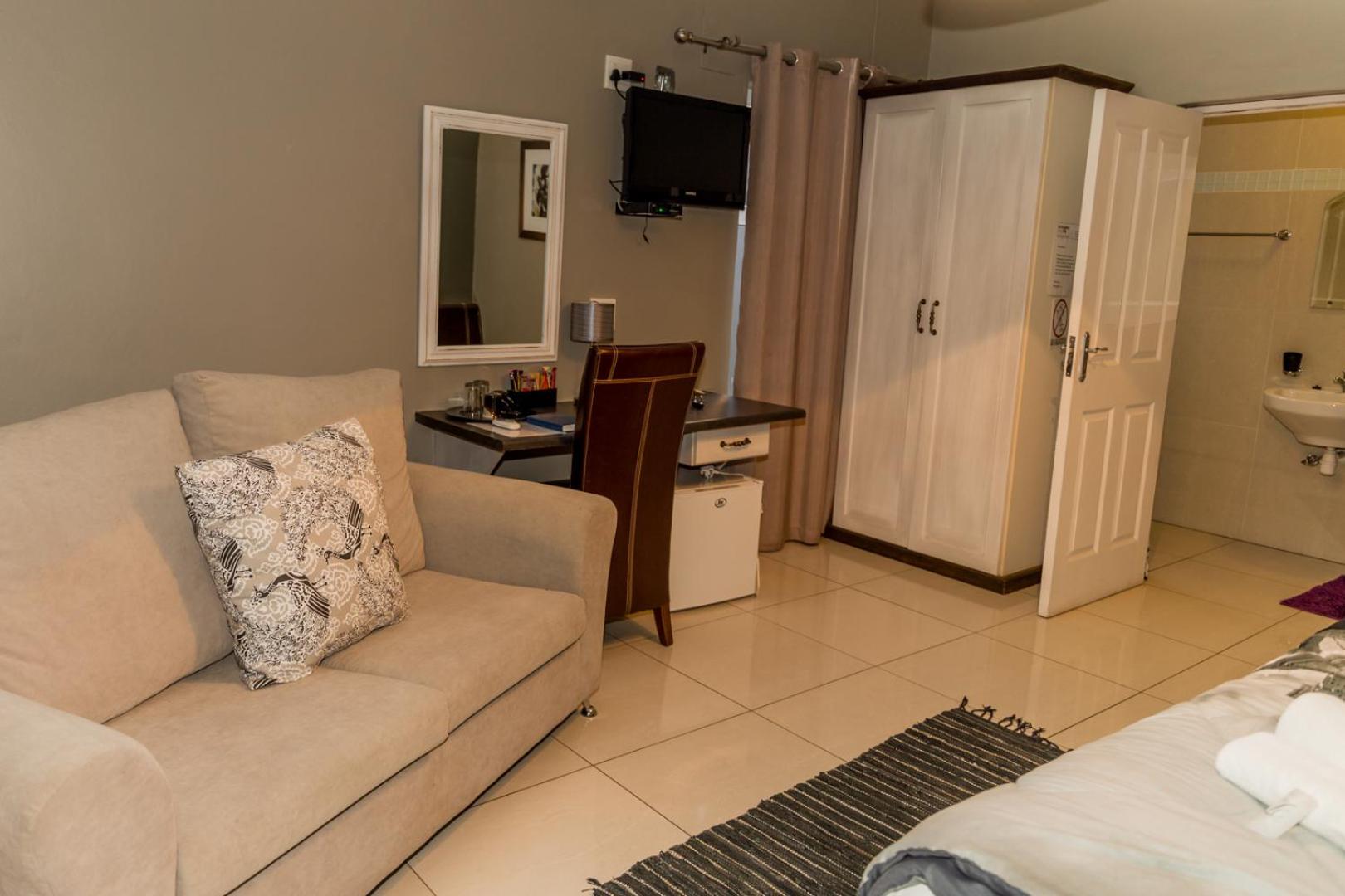 Standard Twin Room photo 2