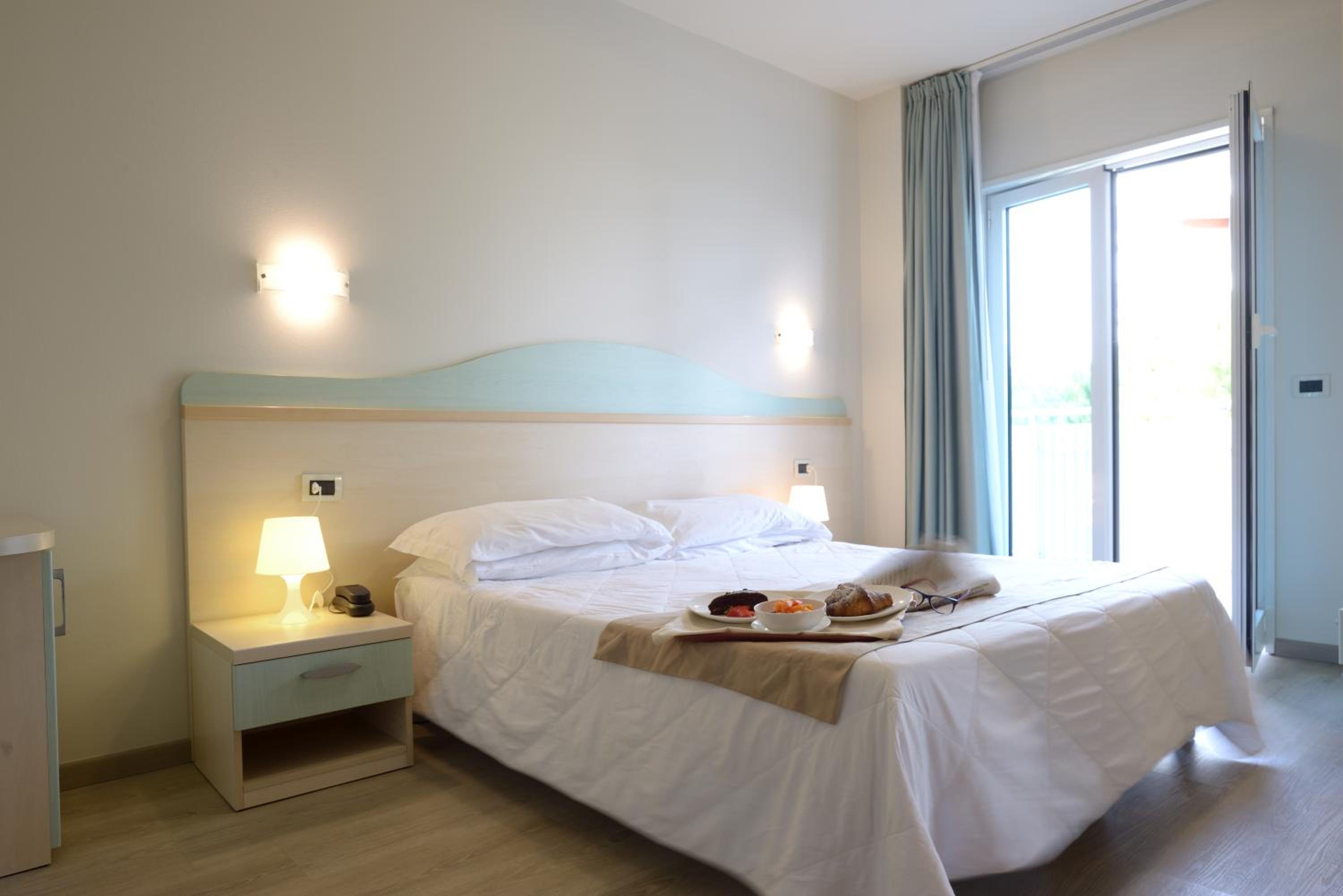 Double or Twin Room with Balcony - Photo 1