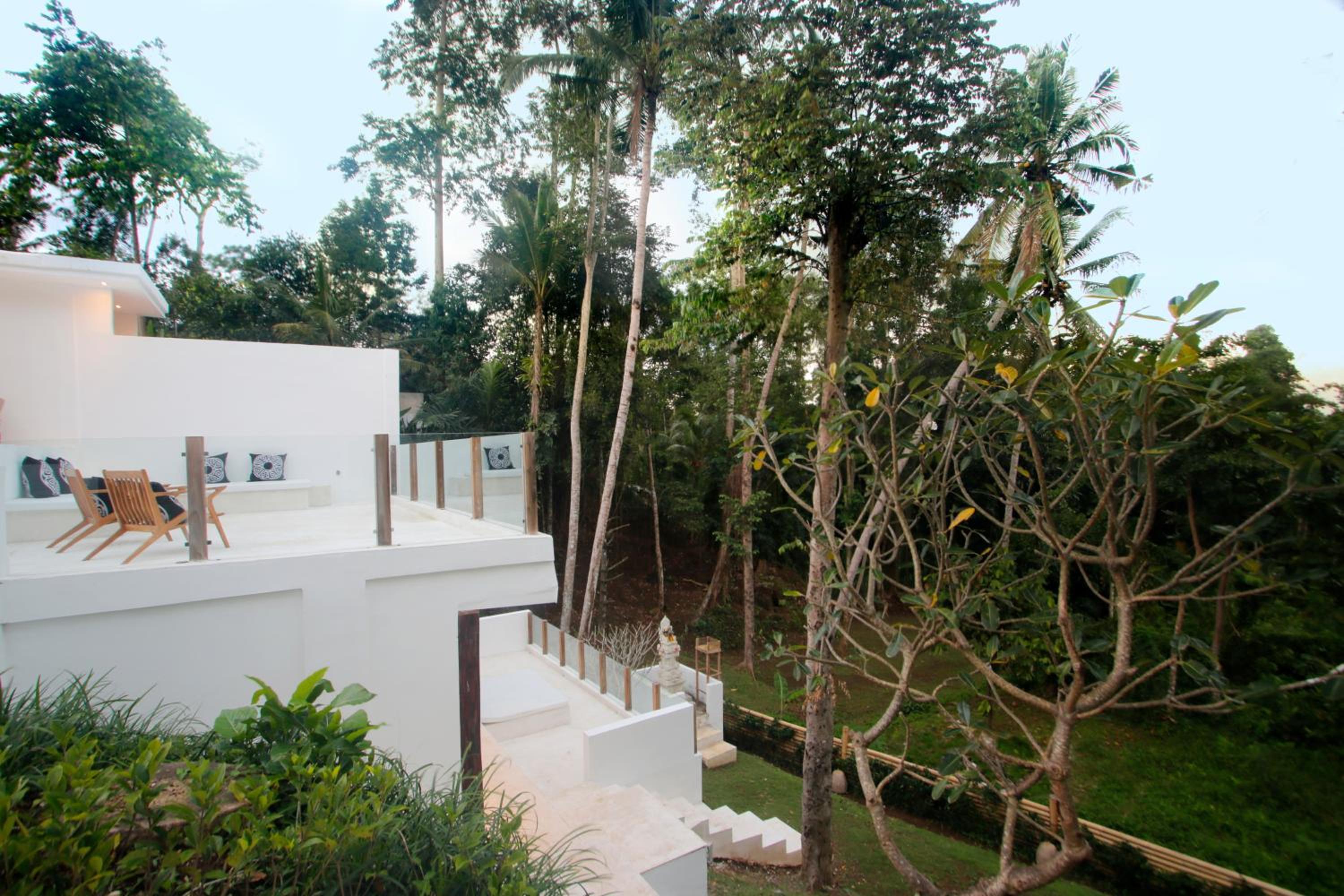 Three-Bedroom Villa with Private Pool - Photo 10