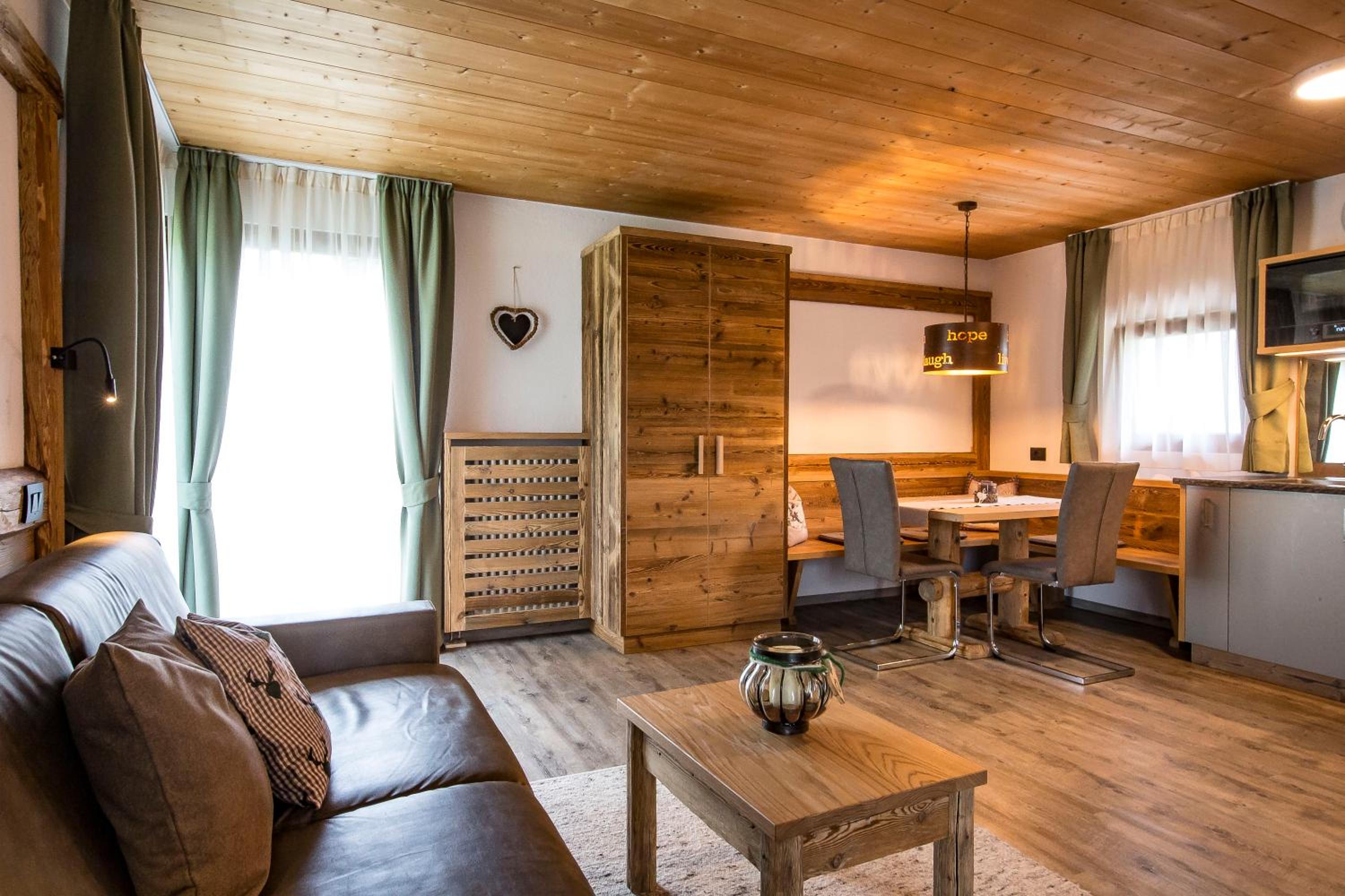 Comfort One-Bedroom Apartment (2 Adults)