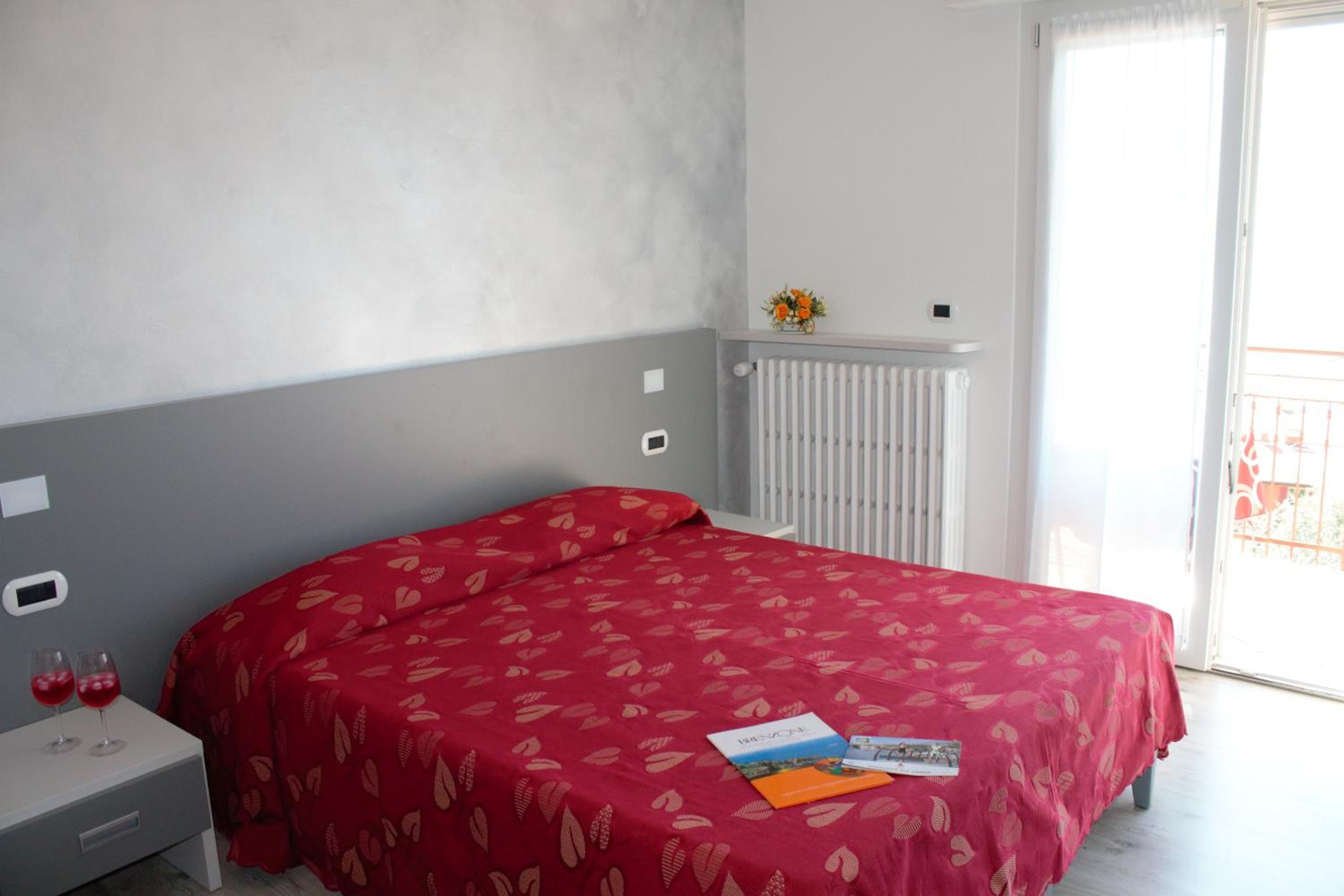Double Room With Balcony Lake View - Photo 1
