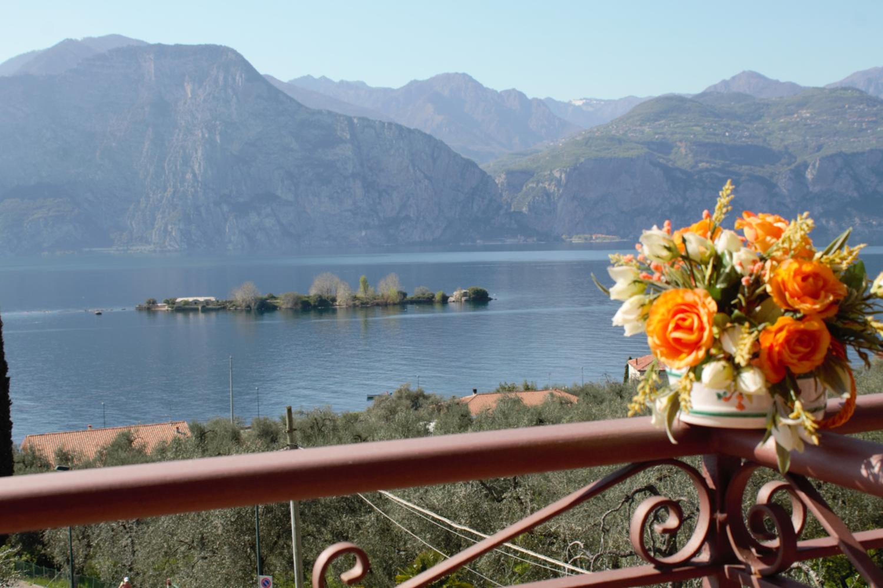 Double Room With Balcony Lake View - Photo 9