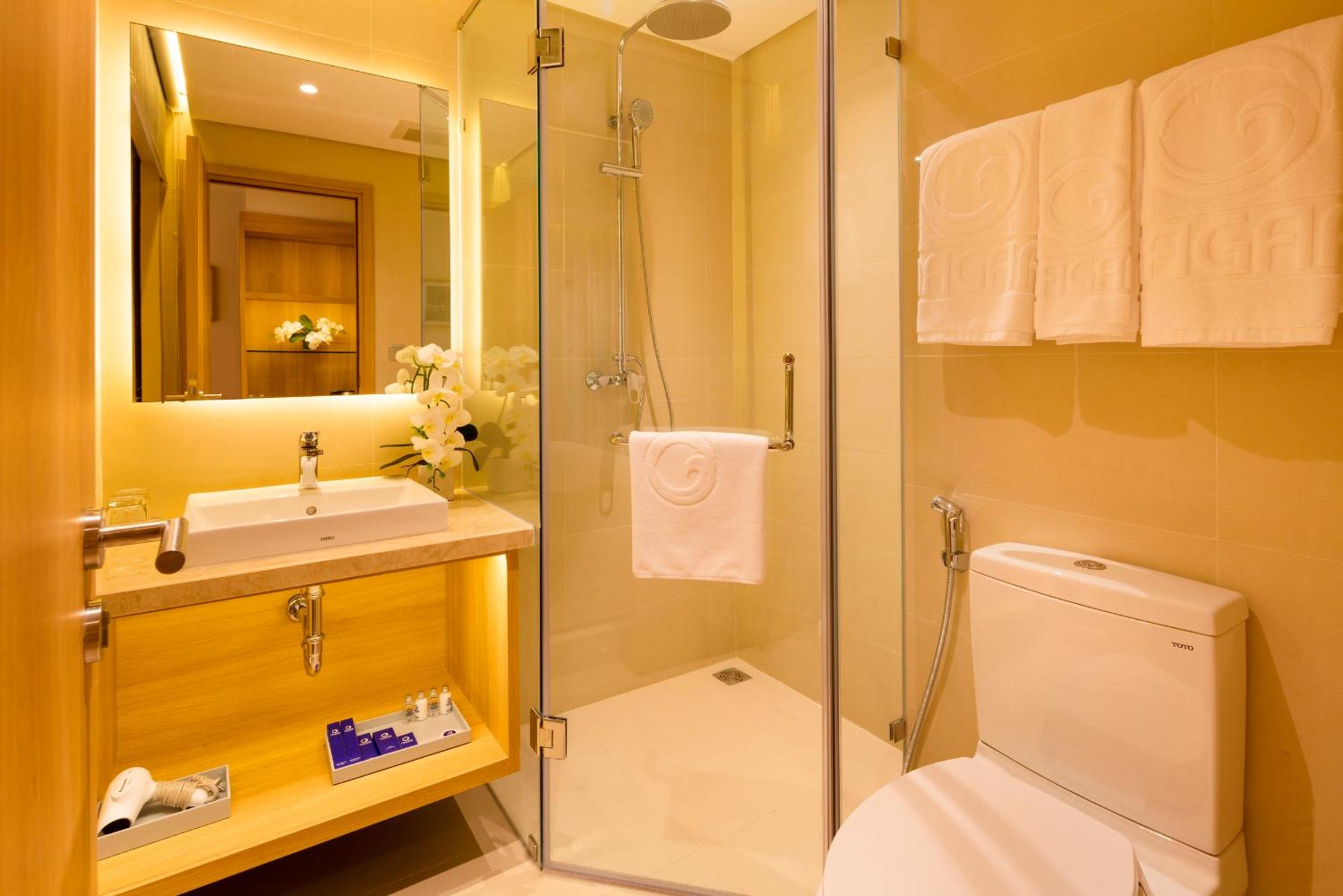 Deluxe Double Room with City View photo 3