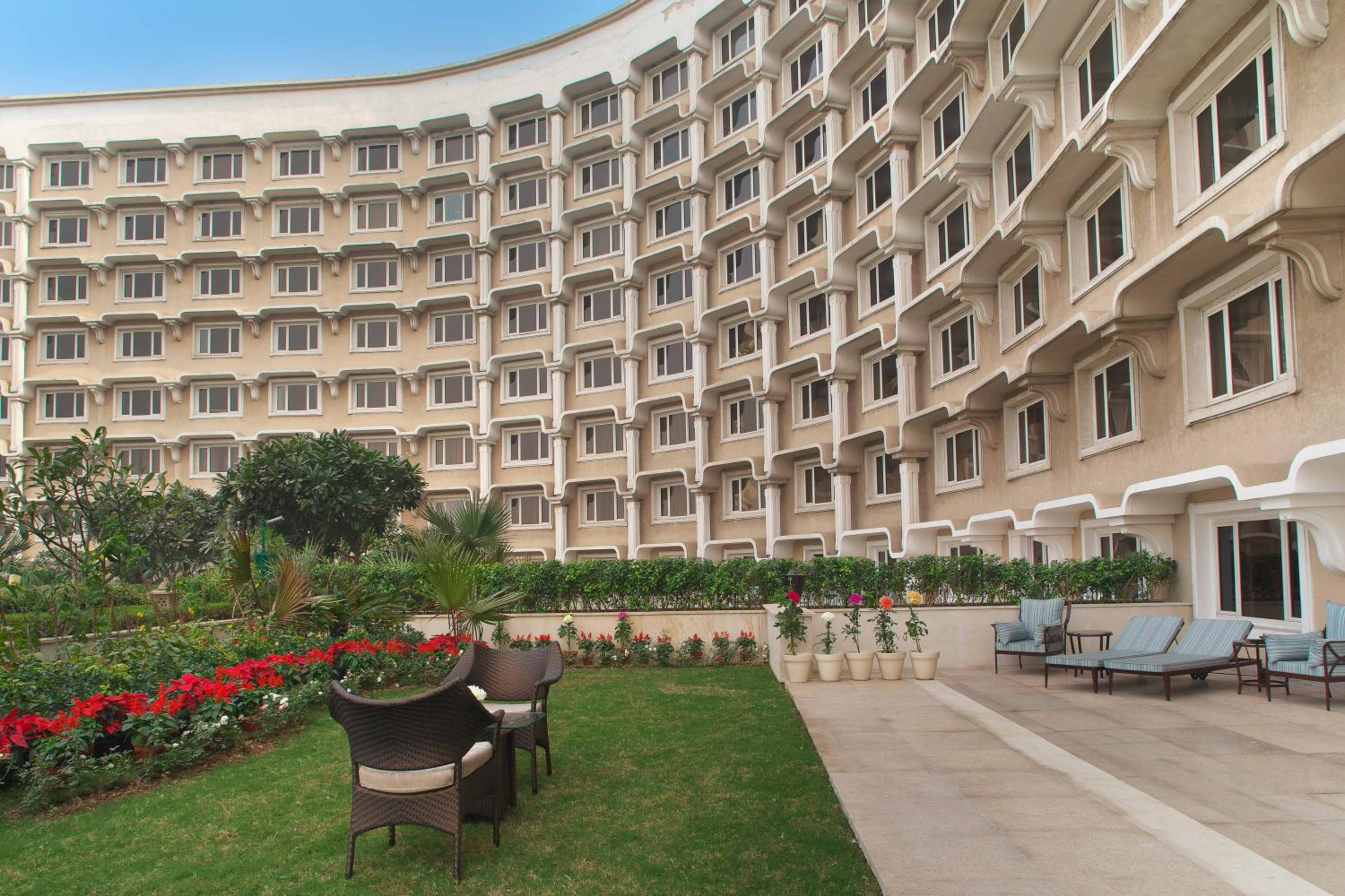 Garden Presidential 2 Bed Suite Pool View