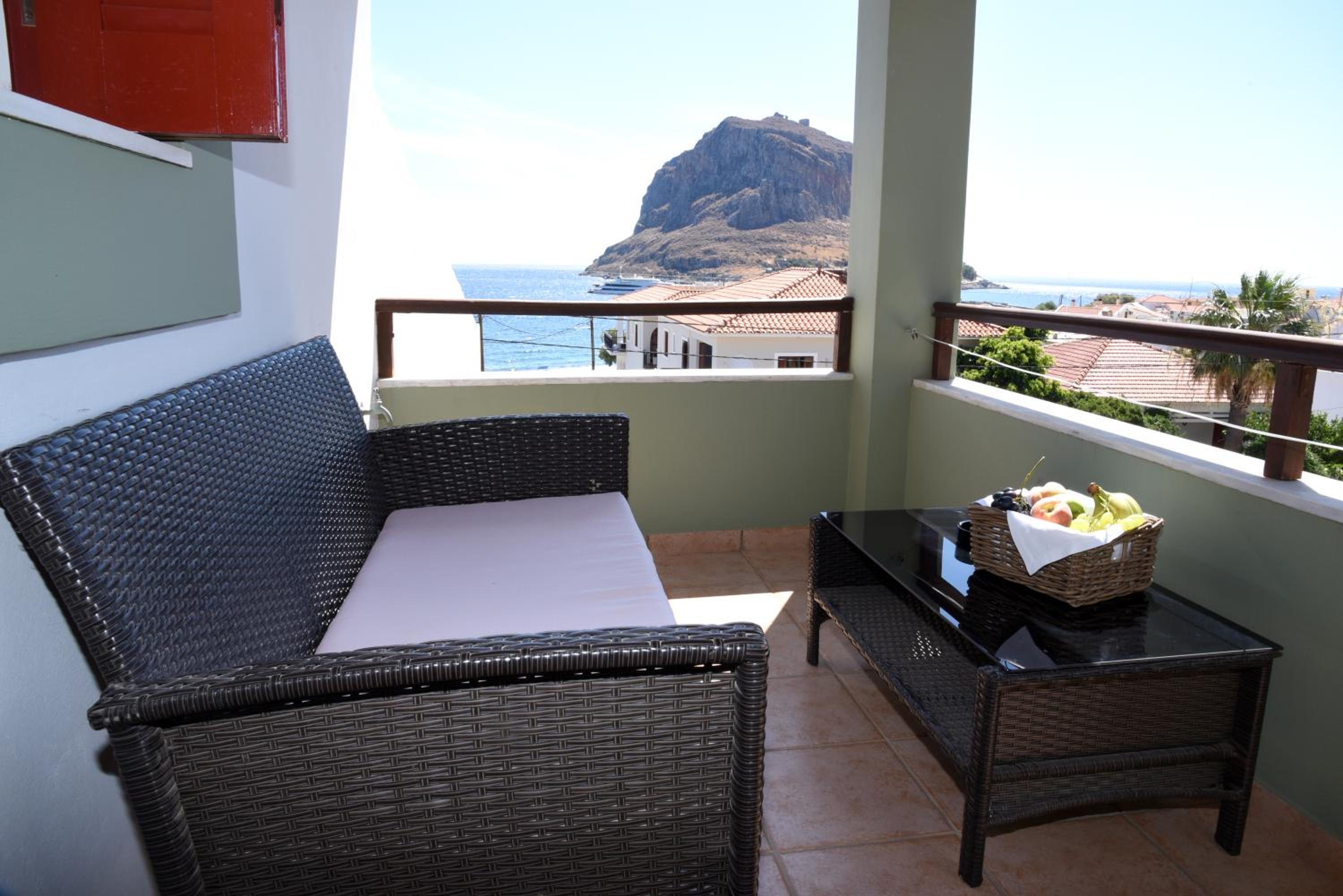 Attic with Sea View - Photo 6