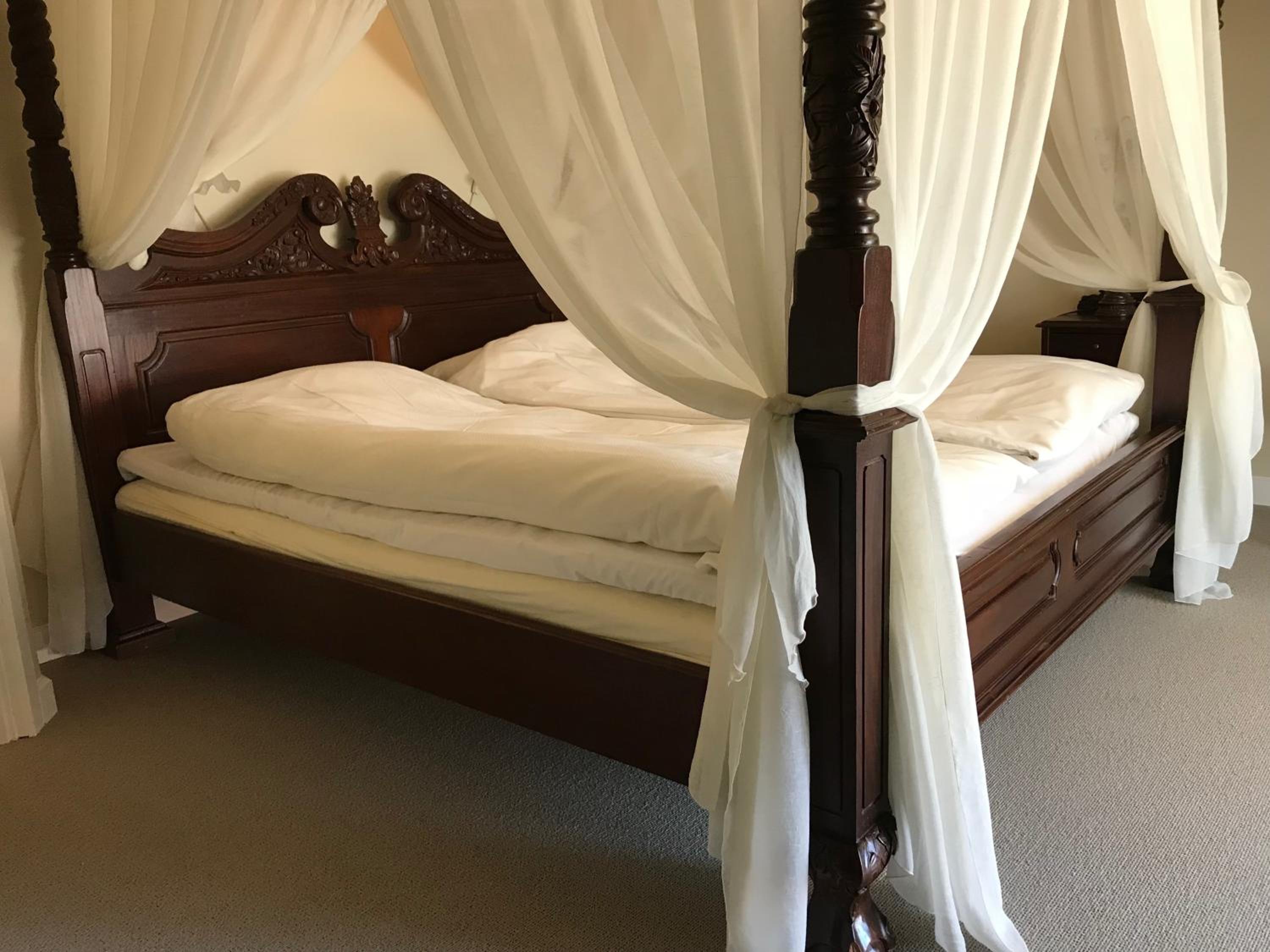 Suite with Spa Bath - Photo 4