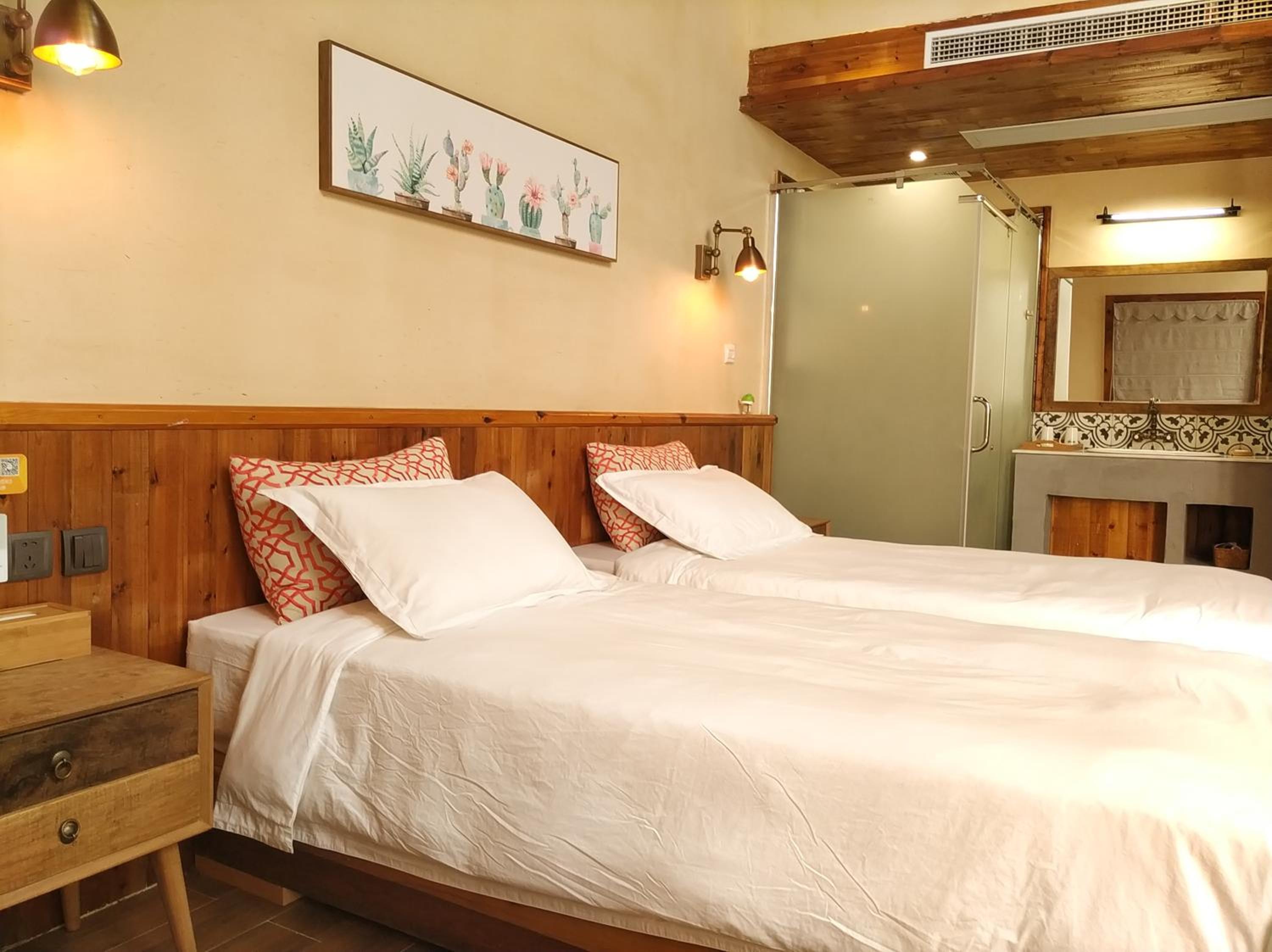 Standard Twin Room with Garden View