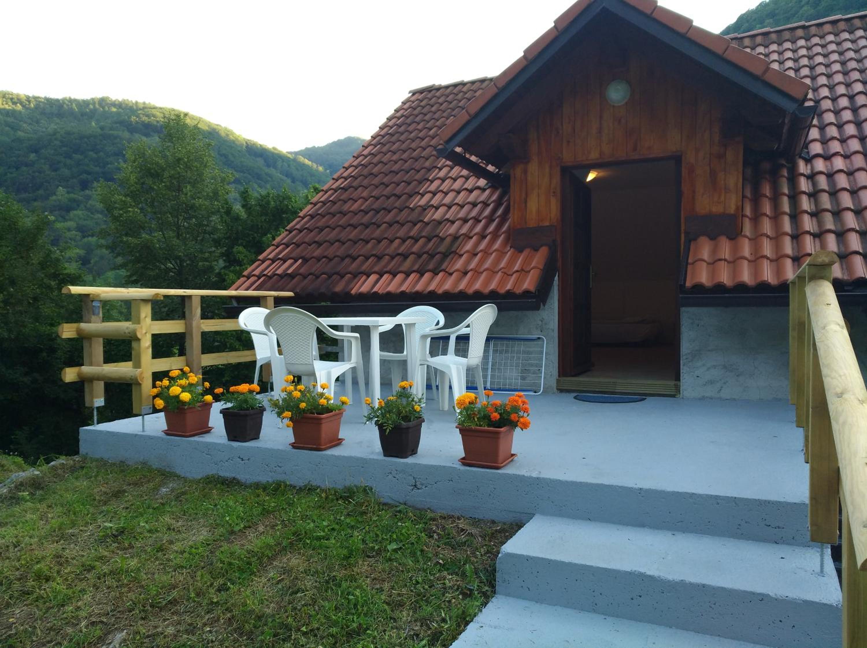 Apartment with Mountain View - Photo 5