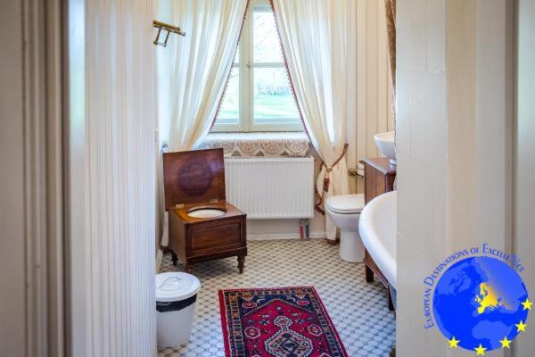Deluxe Double Room with Bath photo 3