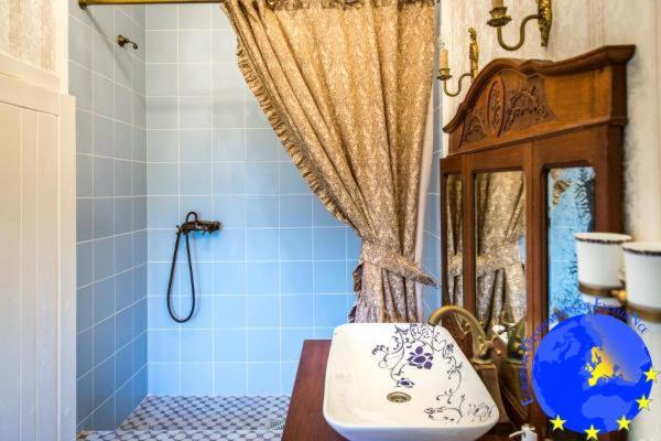 Deluxe Double Room with Shower photo 2