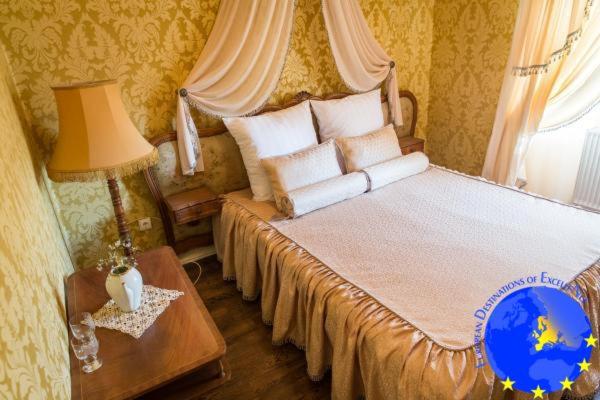 Deluxe Double Room with Shower photo 2