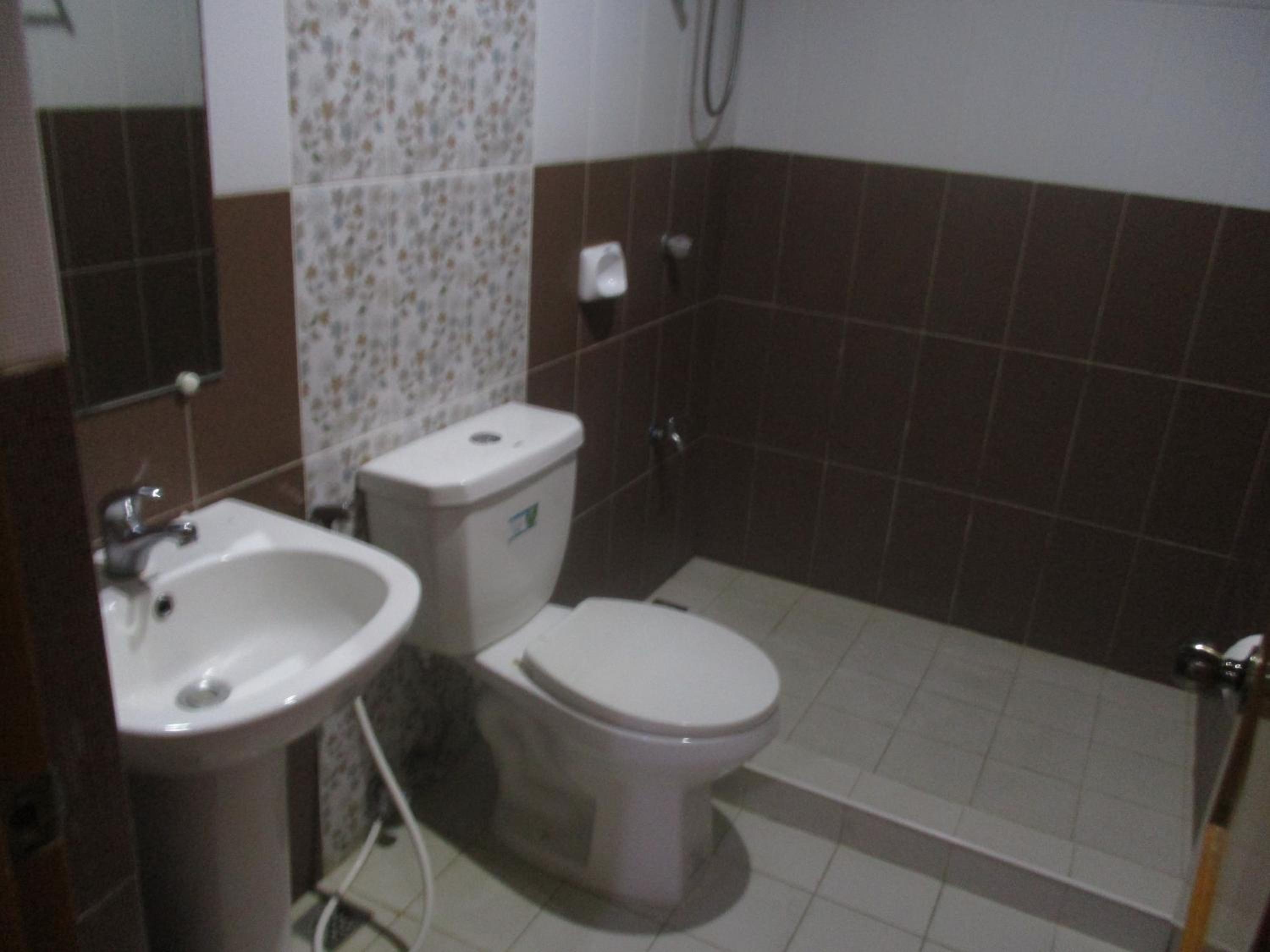 Family Room with Private Bathroom photo 2