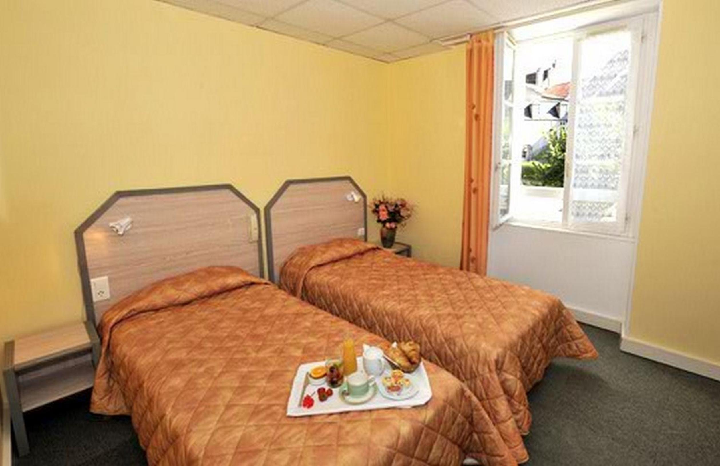 Standard Double or Twin Room photo 1