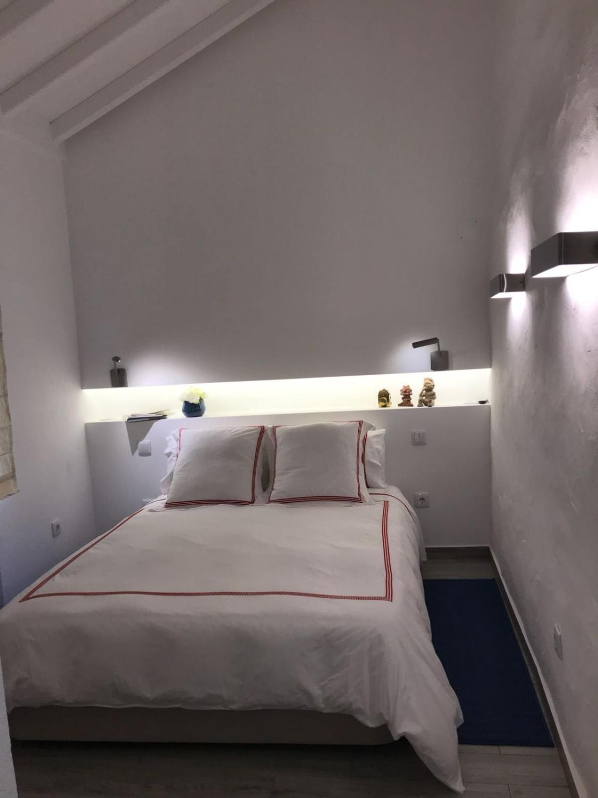 One-Bedroom House photo 1