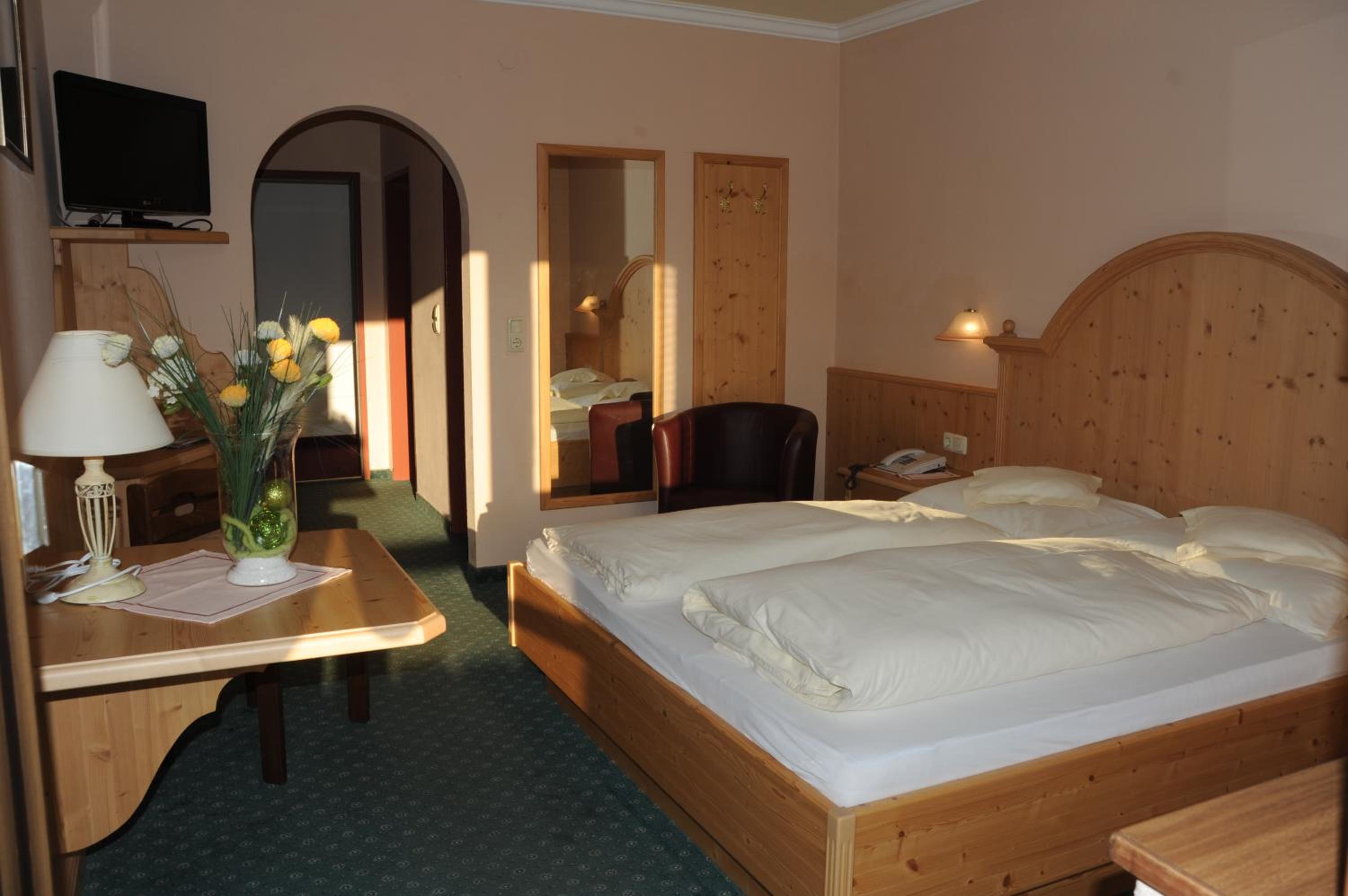 Standard Double Room - Photo 4
