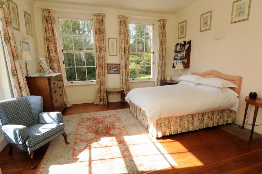 Deluxe Double Room with Bath - Photo 4