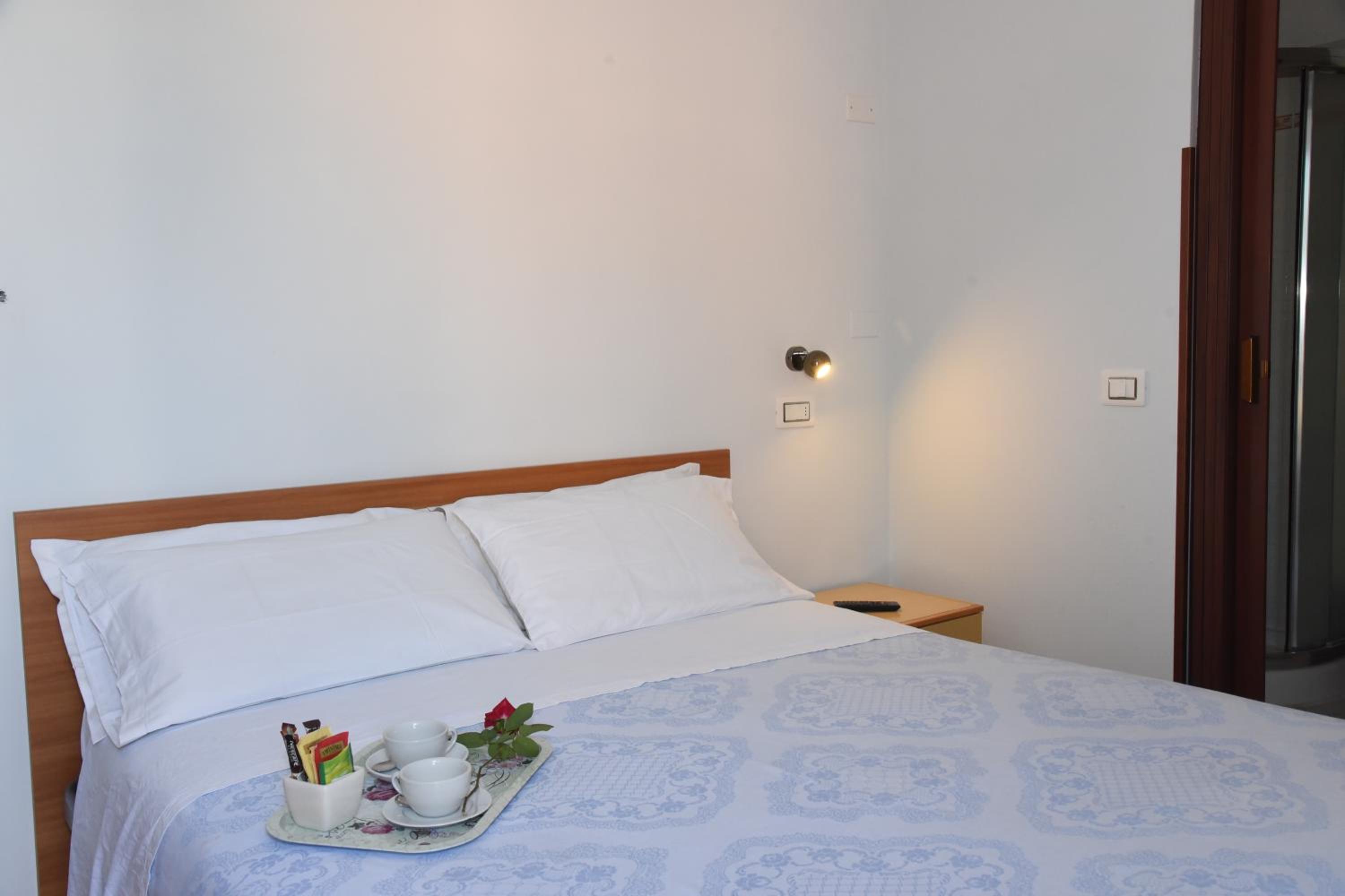 Double Room with Private Bathroom photo 2